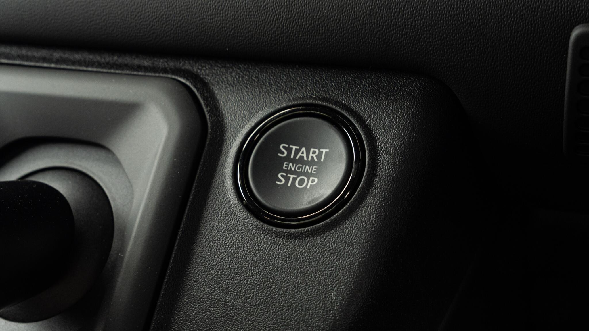Land Rover Defender view 54