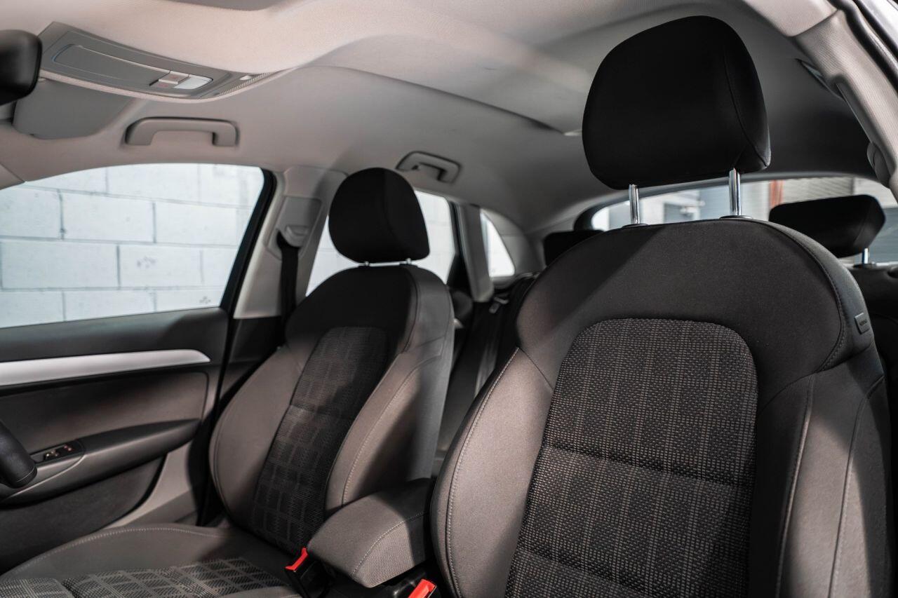 Audi Q3 view 16