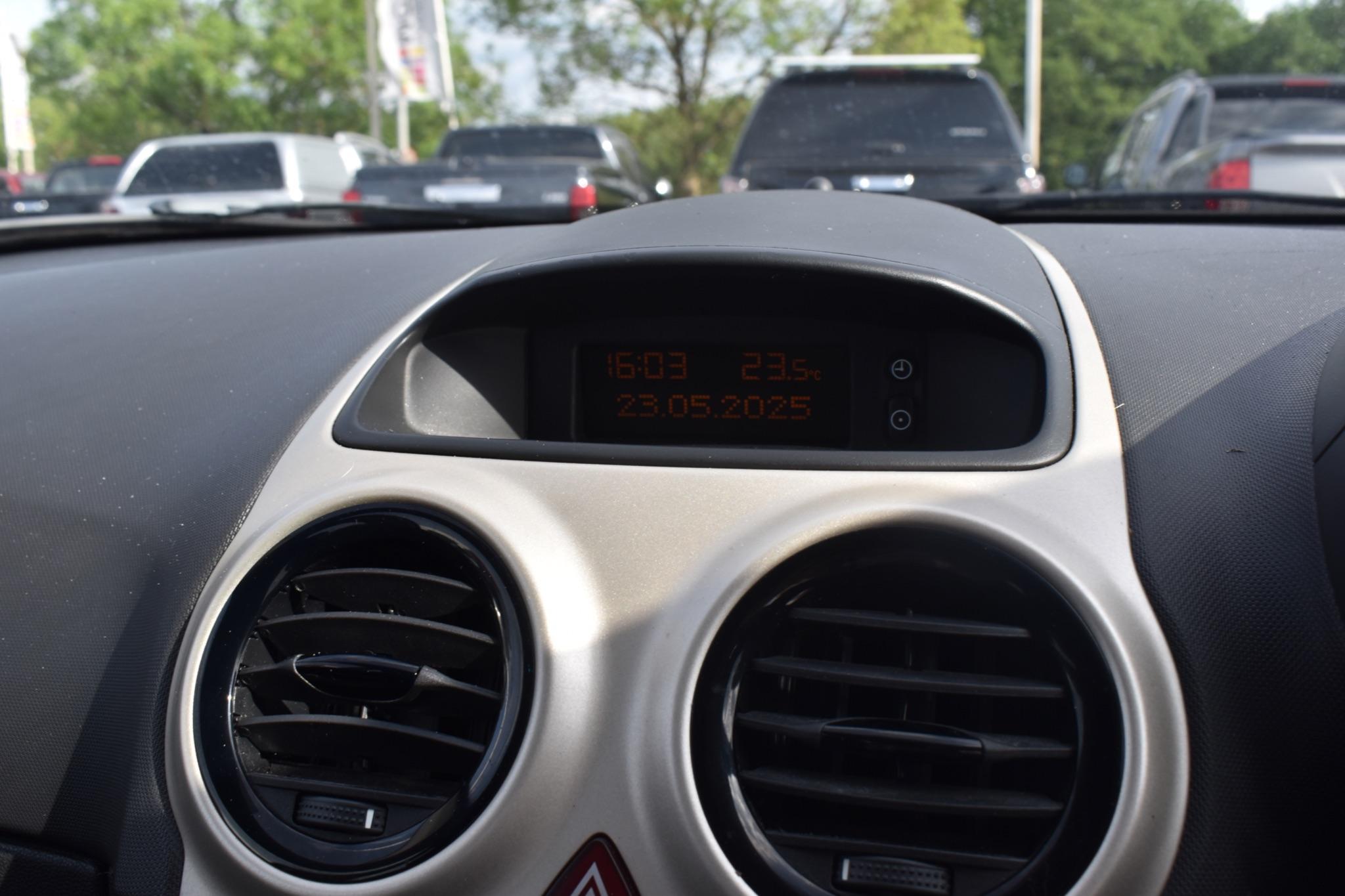 Corsa - 1.2i 16v Active 5dr - Image 20
