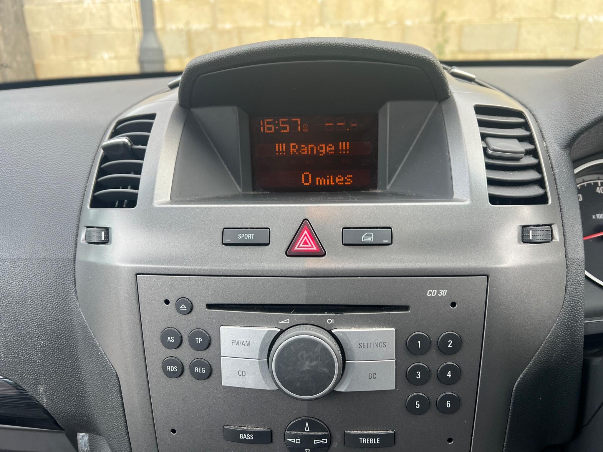 Vauxhall Zafira view 25