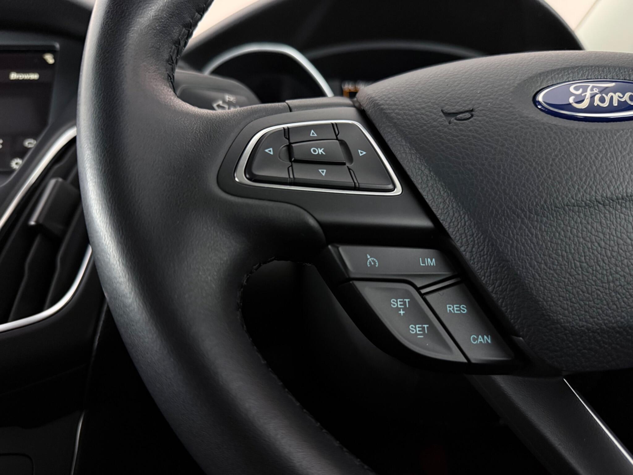 Ford Focus view 14