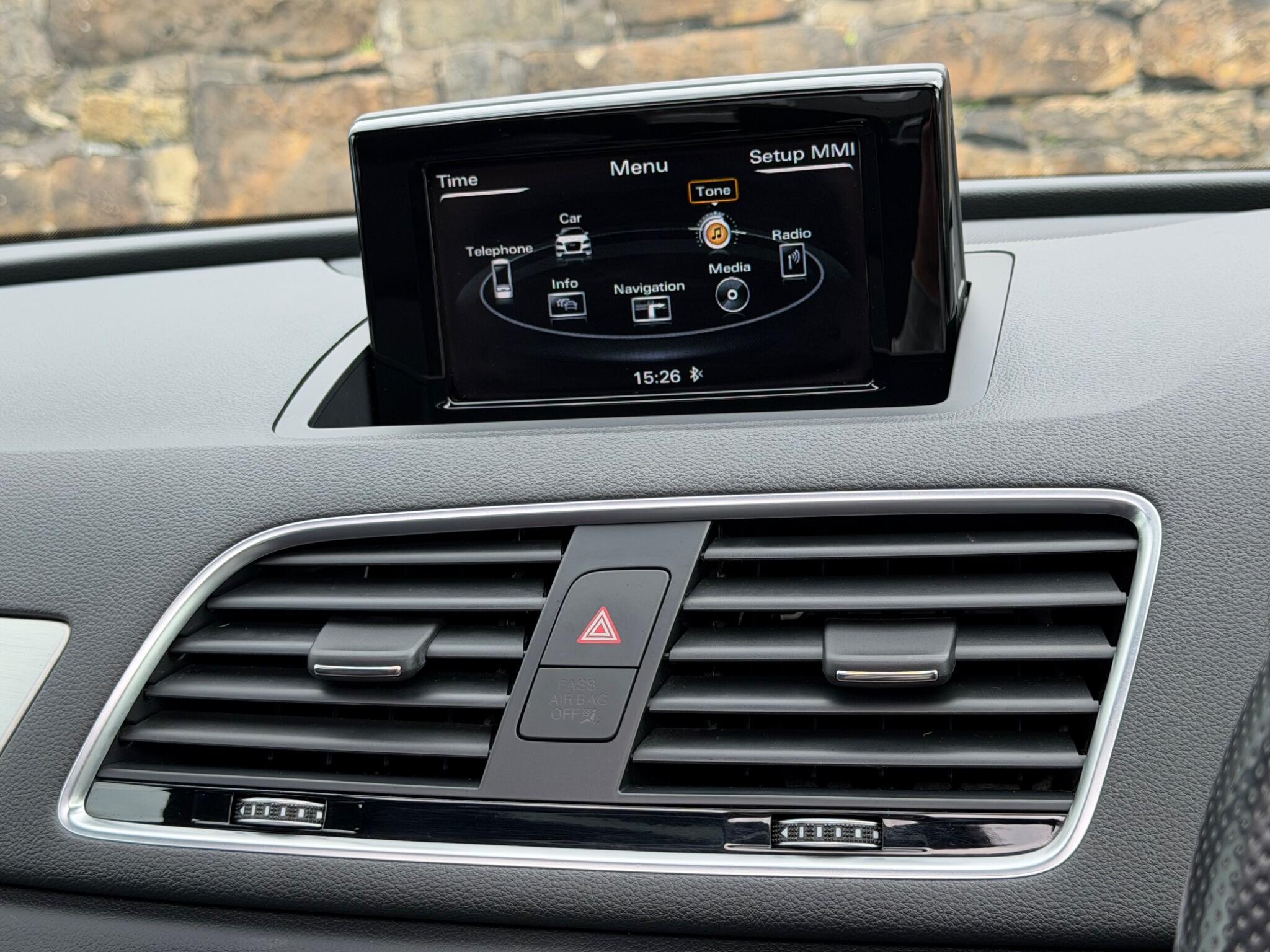 Audi Q3 view 37