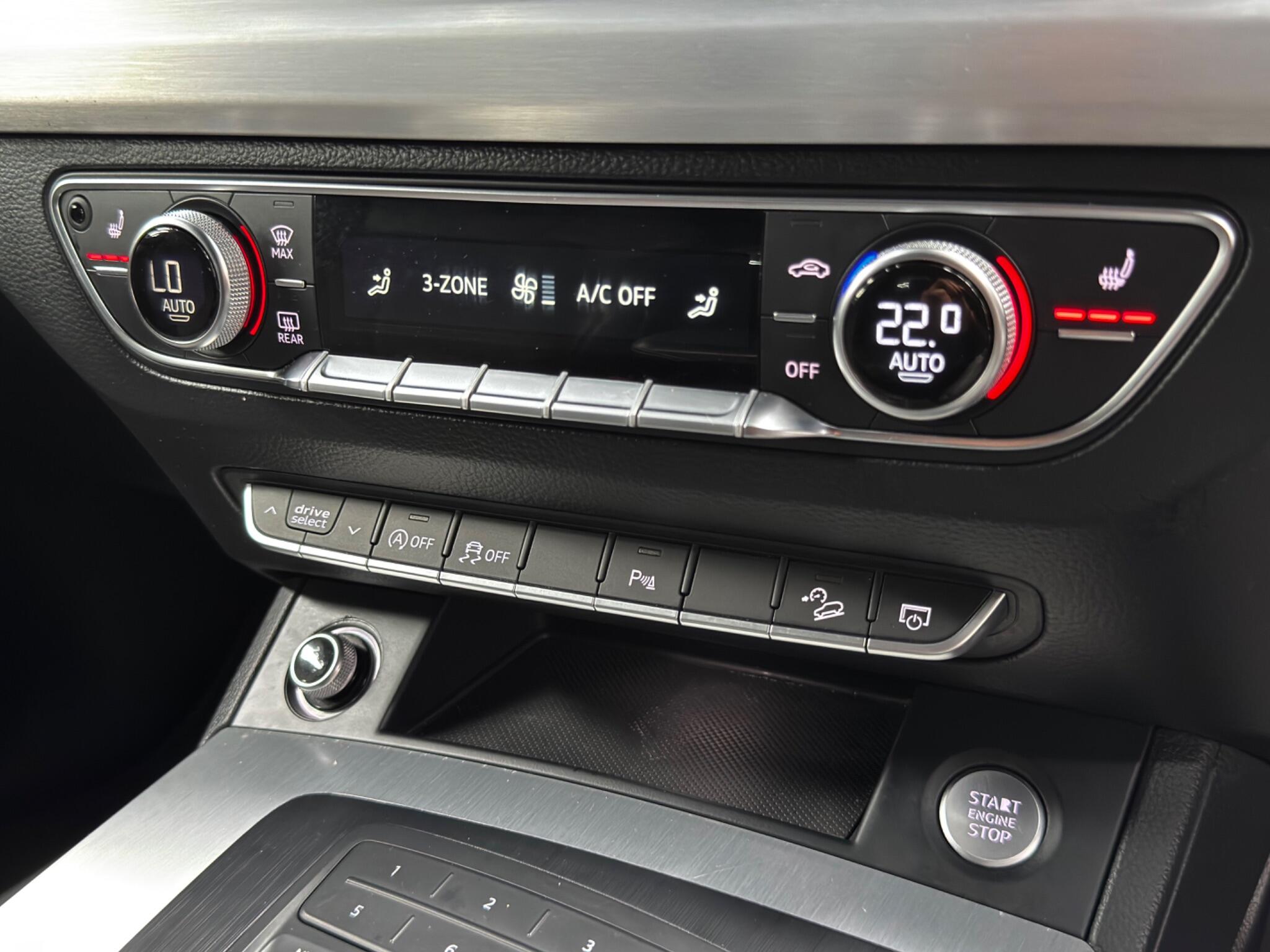 Audi Q5 view 14