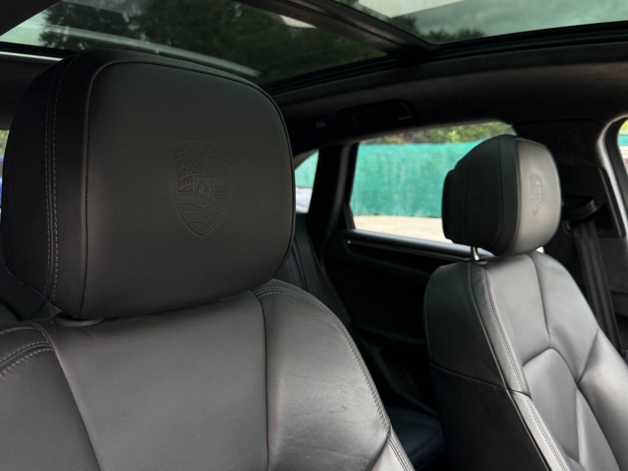 Porsche Macan view 45