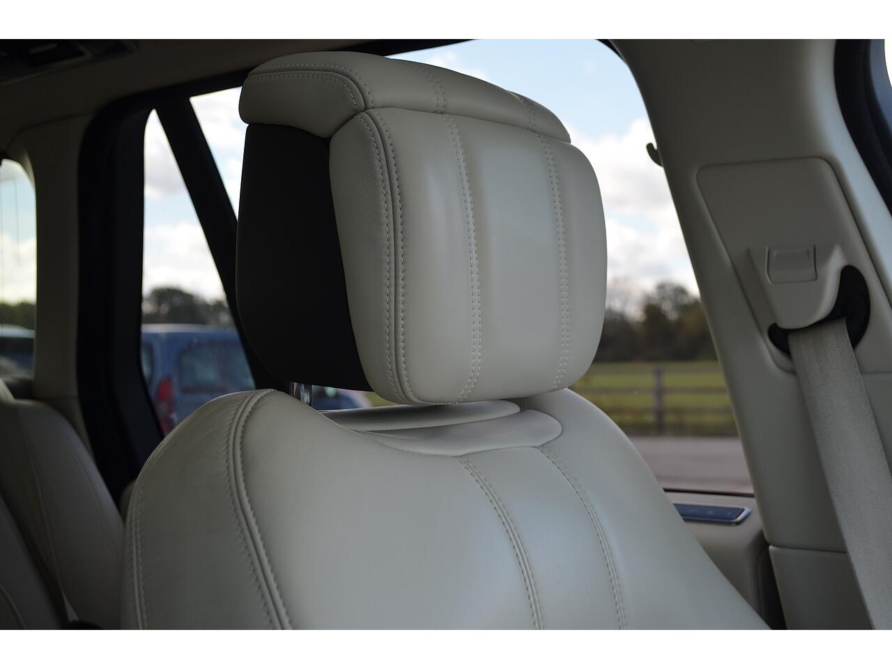Land Rover Range Rover view 58