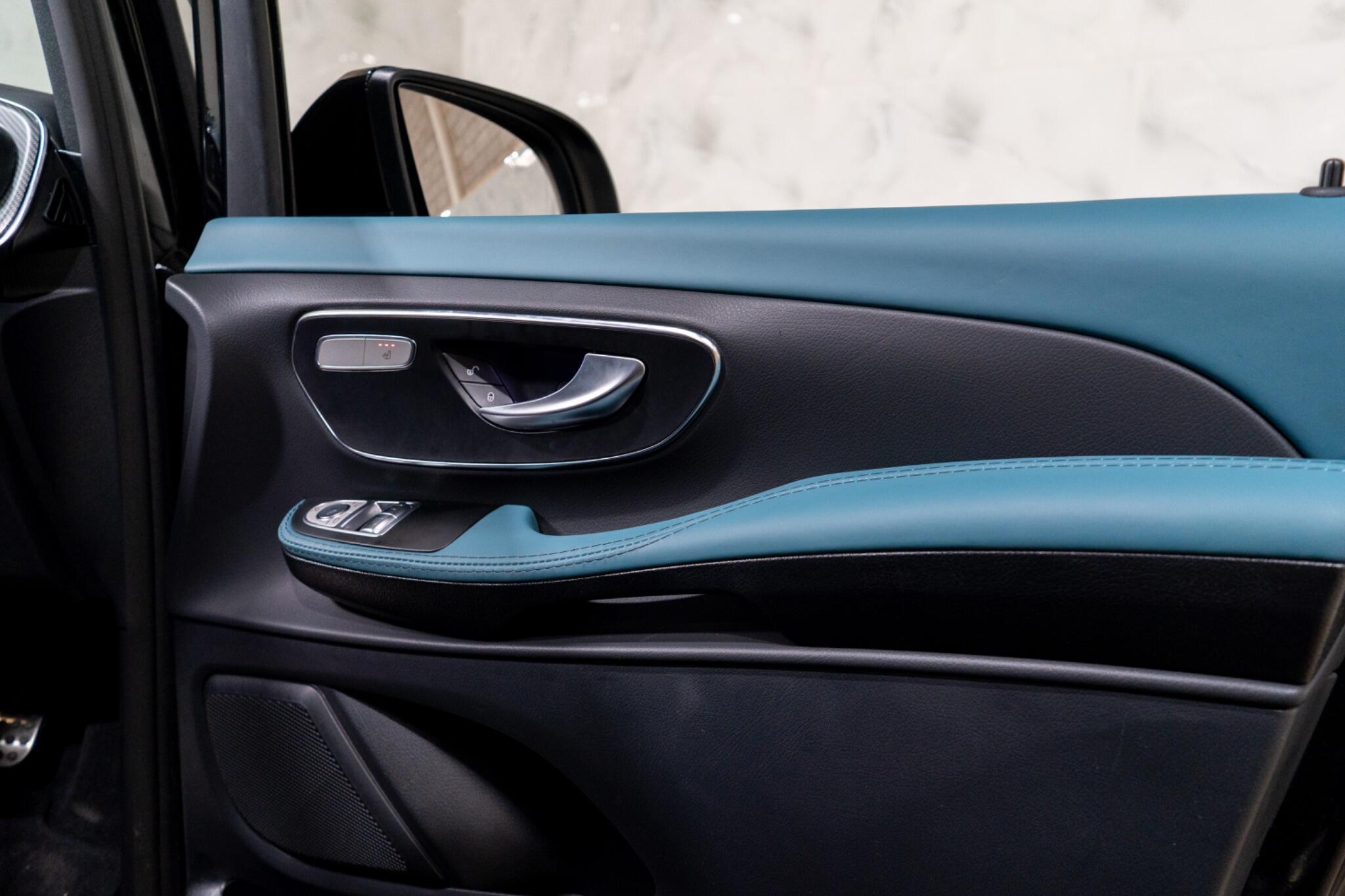 Mercedes-Benz V-Class view 38