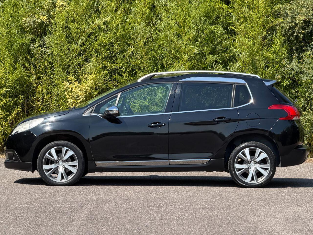 Peugeot 2008 view 4