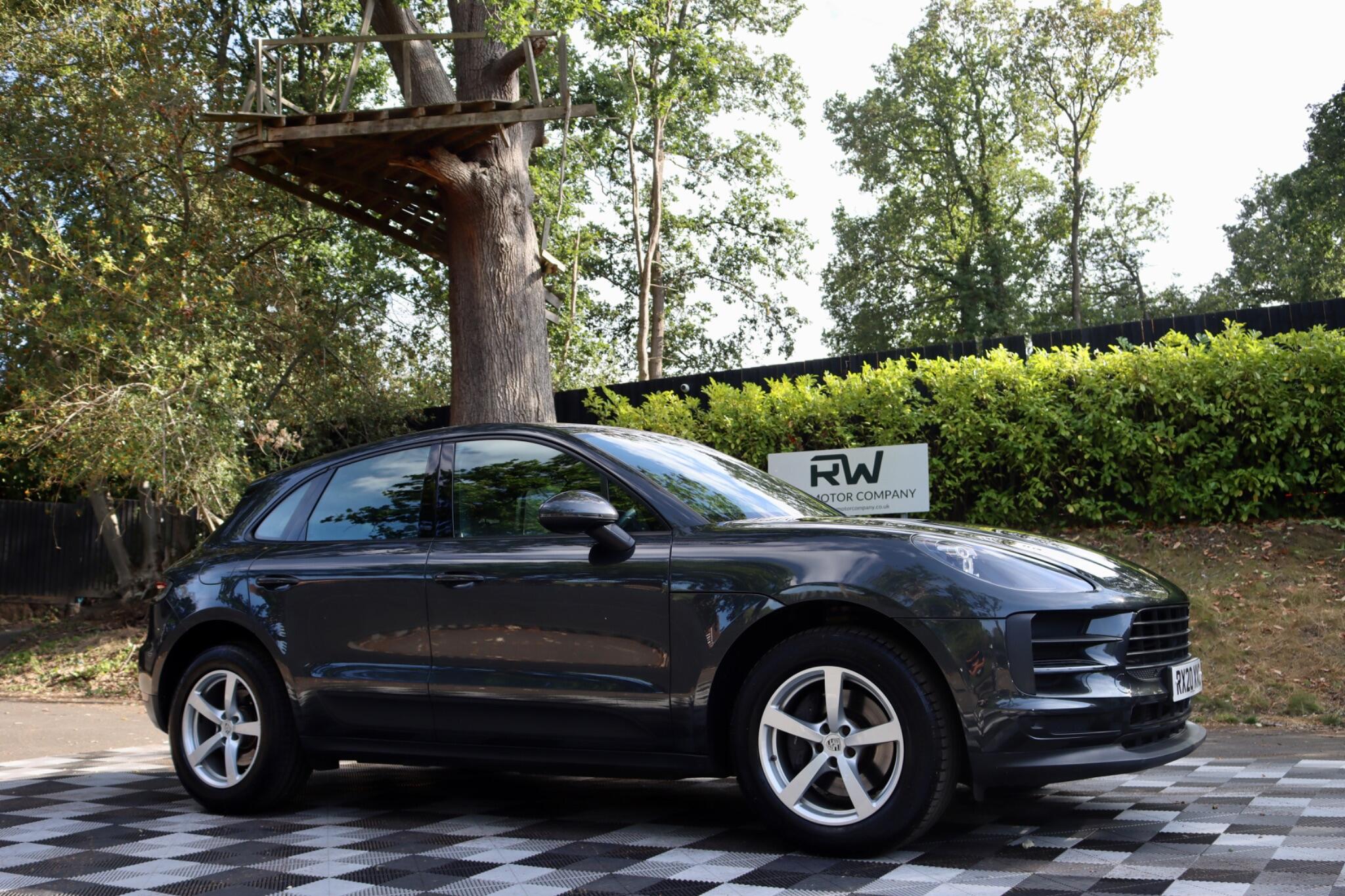 Porsche Macan view 30