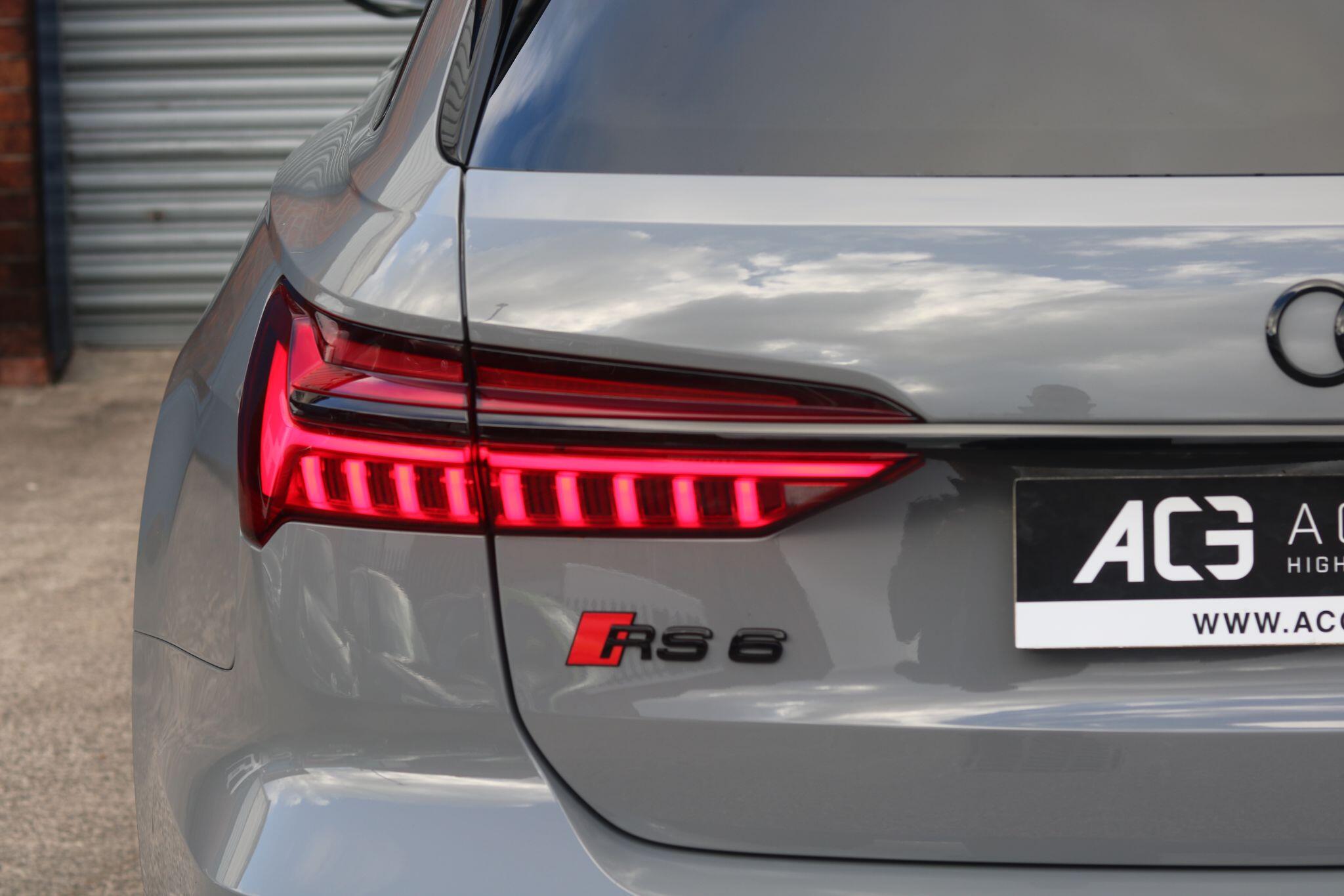 Audi RS6 view 11