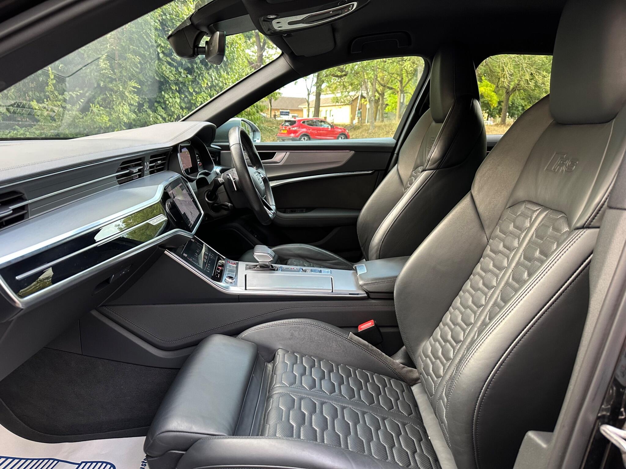 Audi RS6 view 19