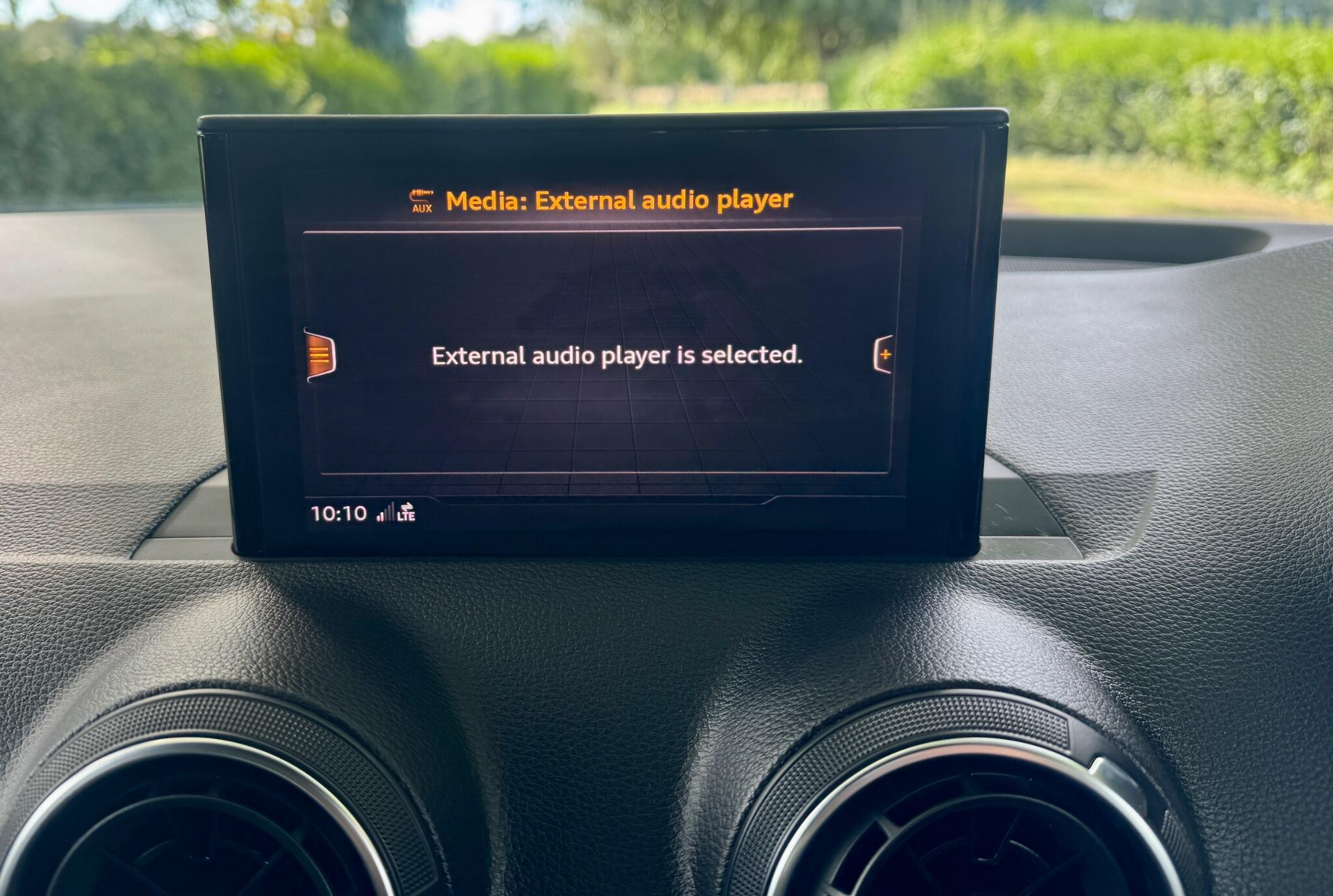 Audi Q2 view 63
