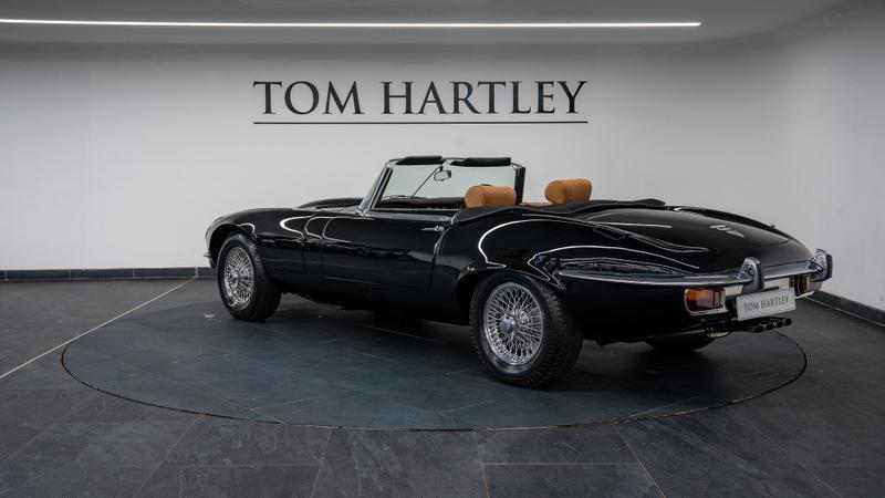 Jaguar E-Type view 5