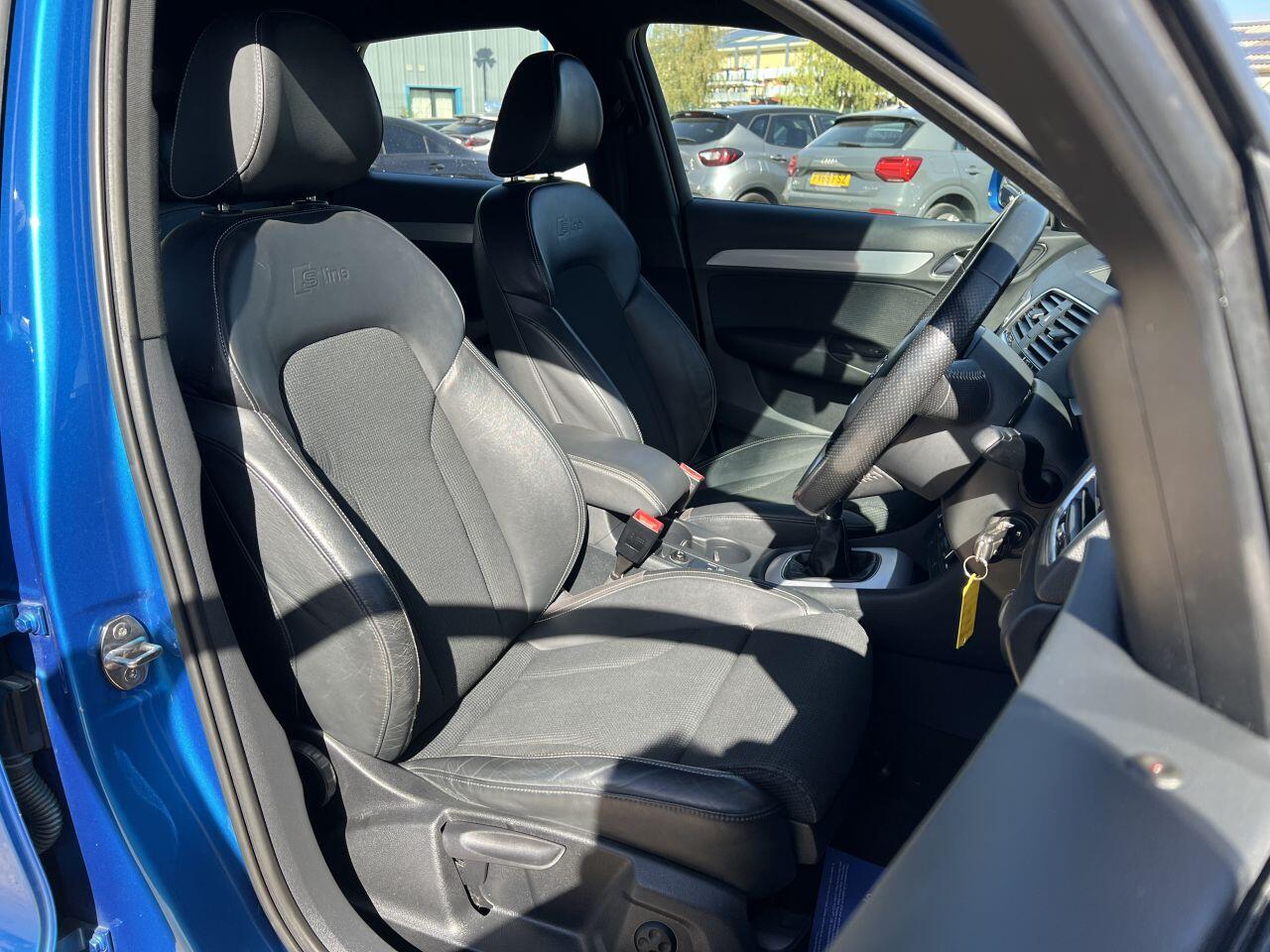 Audi Q3 view 17