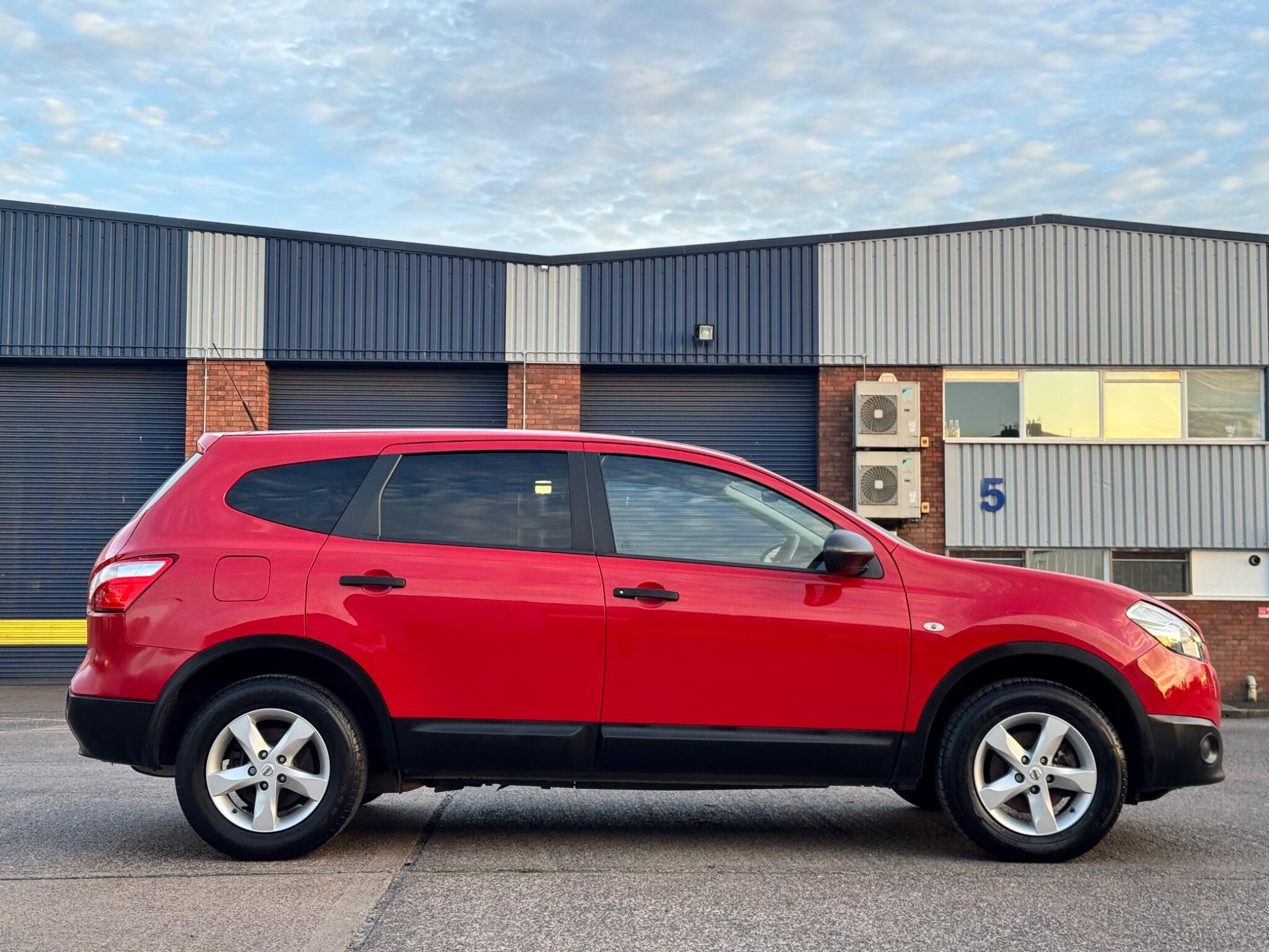 Nissan Qashqai+2 view 16