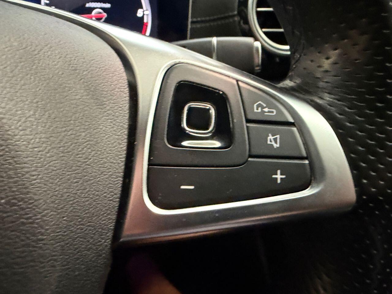 Mercedes-Benz E Class view 38