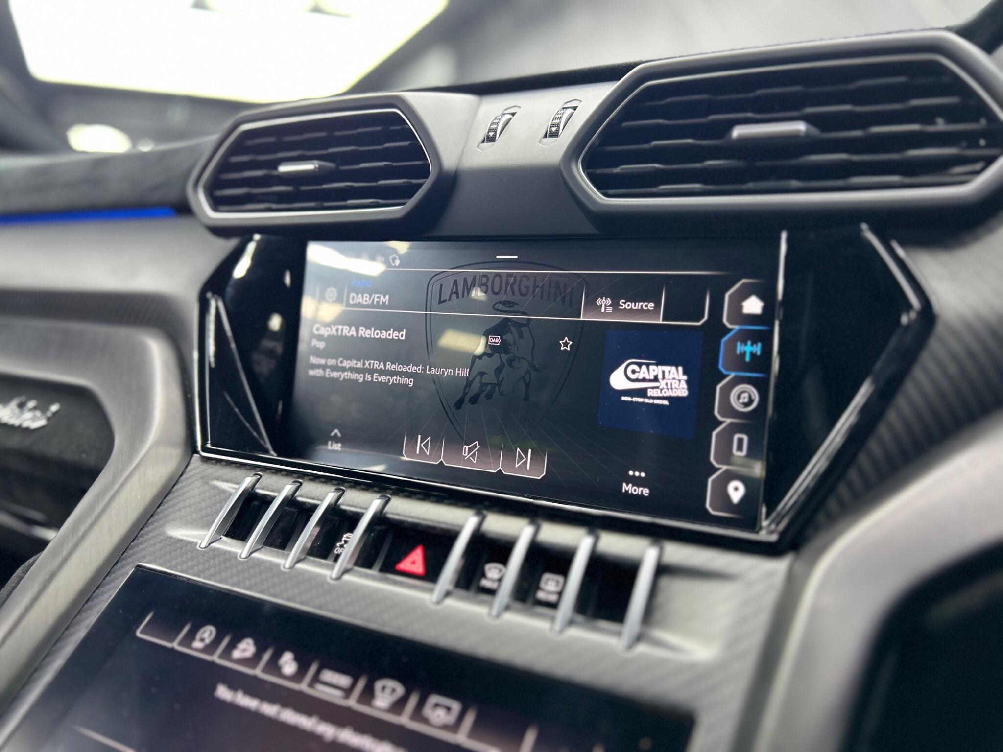 Lamborghini Urus view 49
