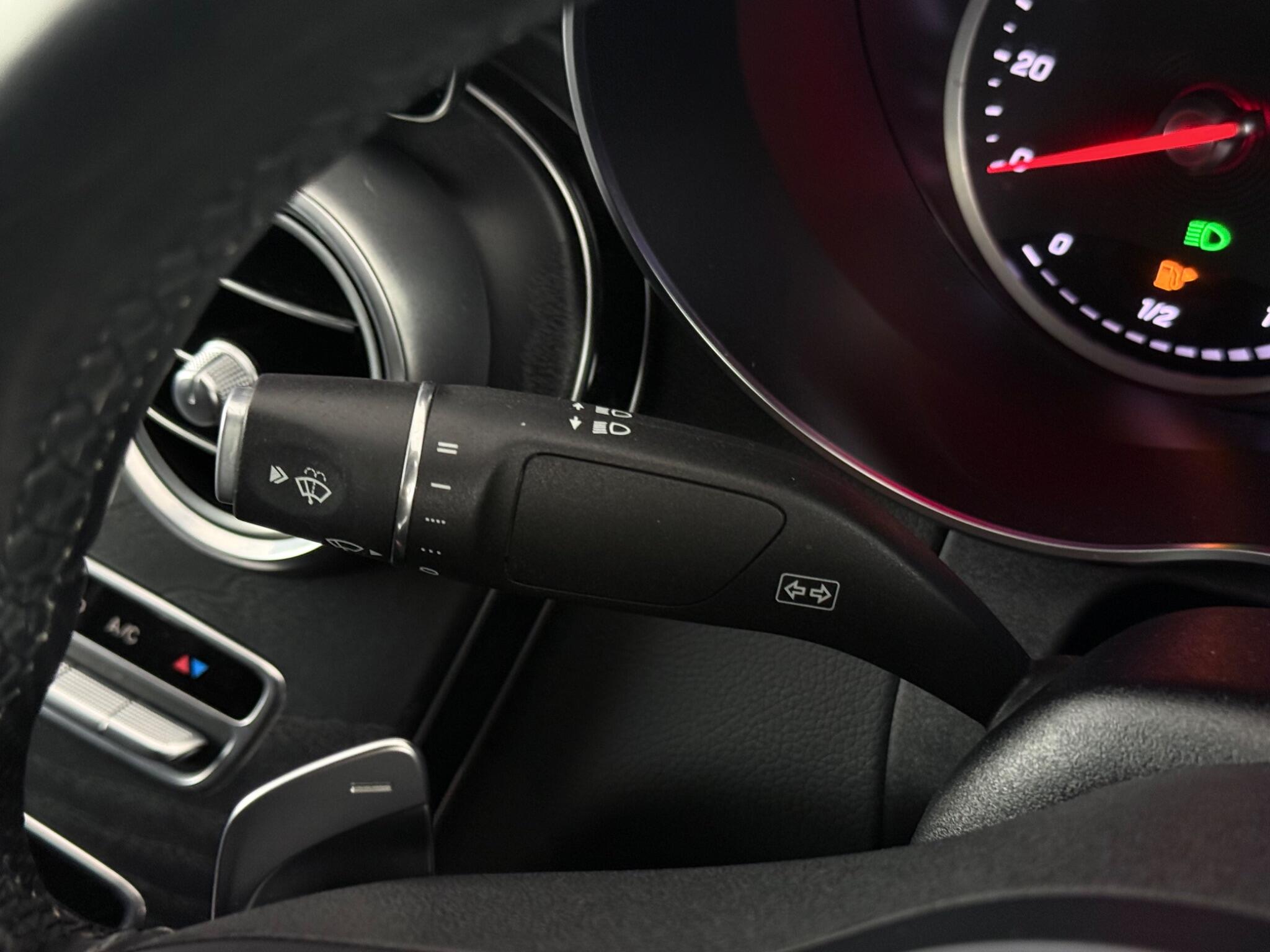 Mercedes-Benz C-Class view 18