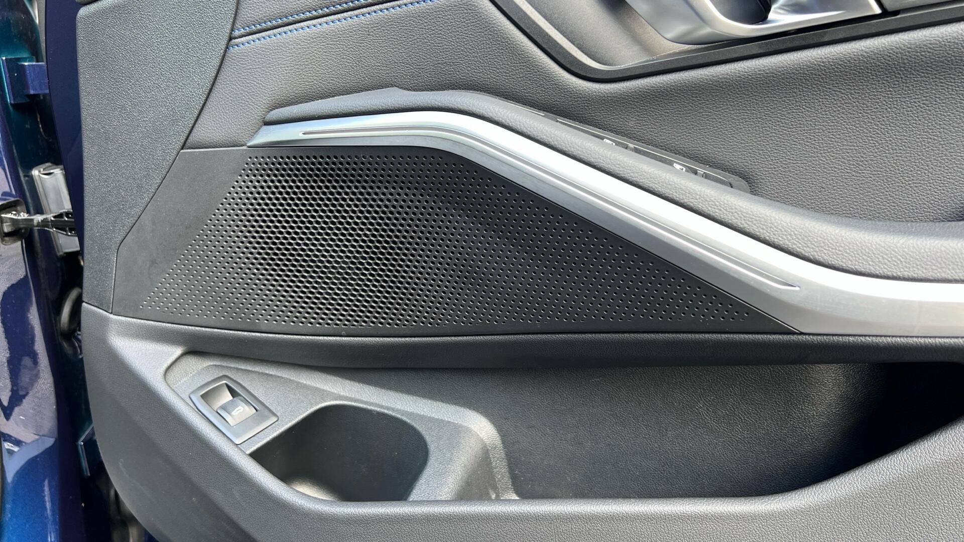 BMW 3 Series view 20