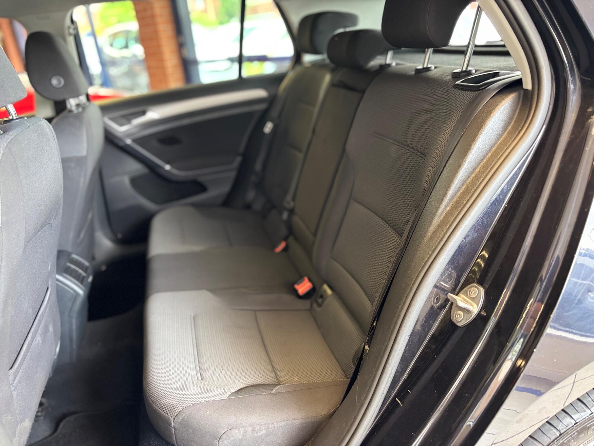 Volkswagen Golf view 14