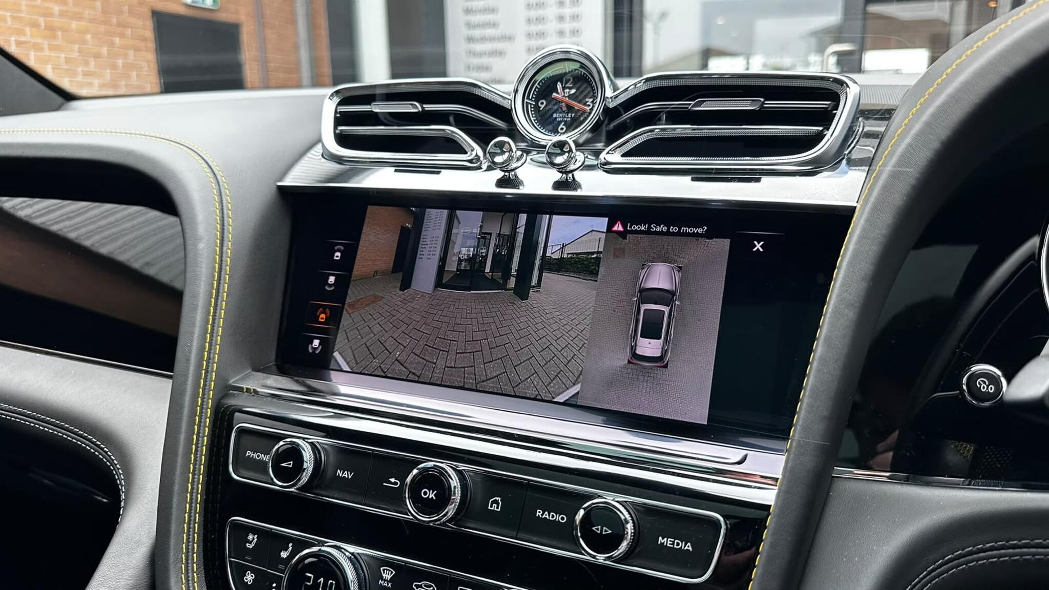Bentley Bentayga view 67