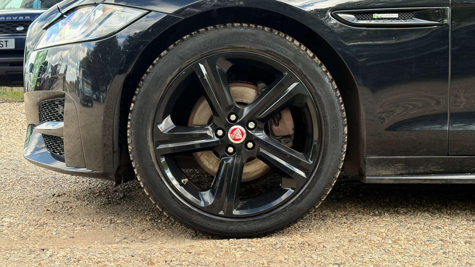 Jaguar XF view 44