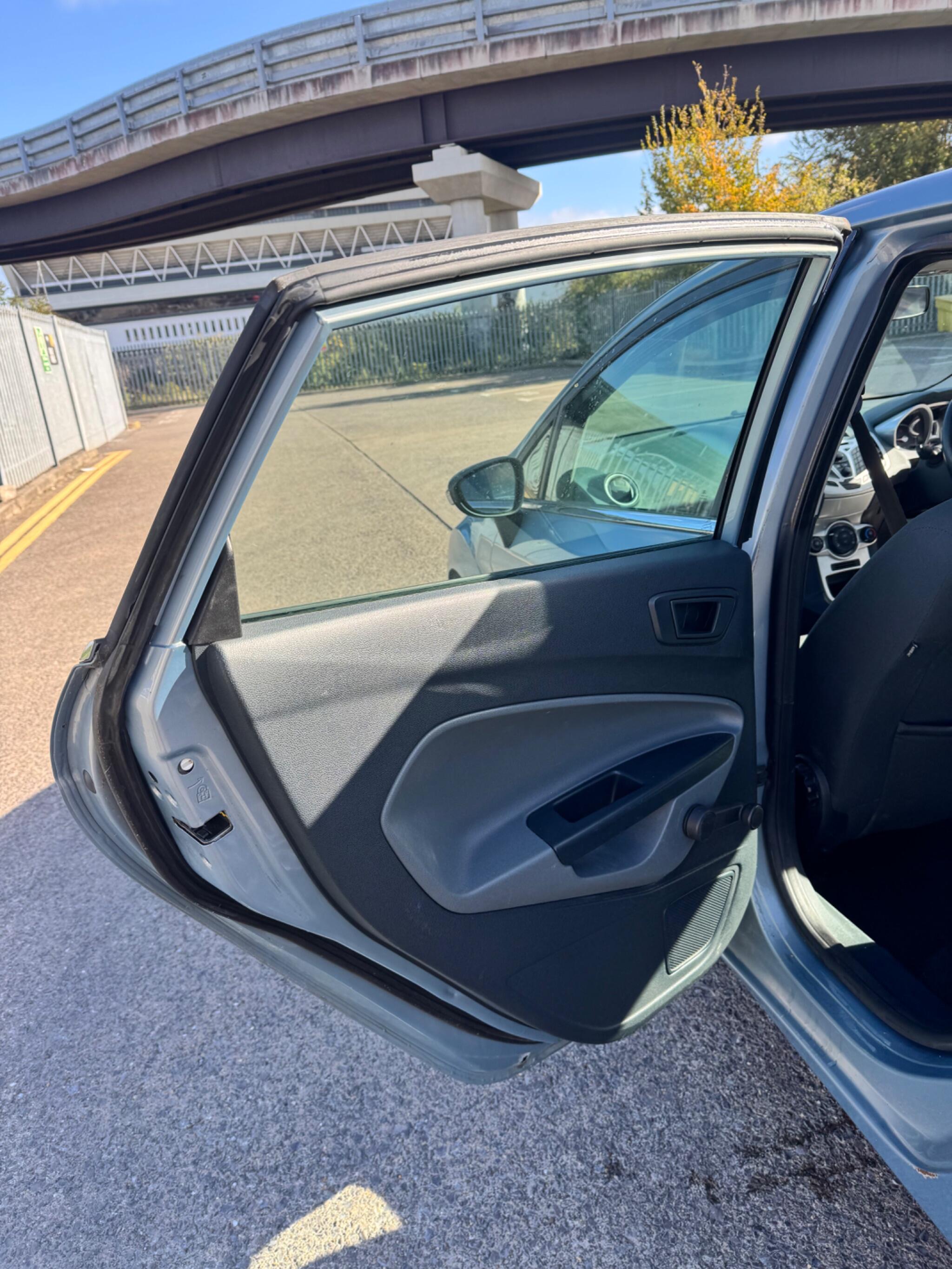 Ford Fiesta view 34