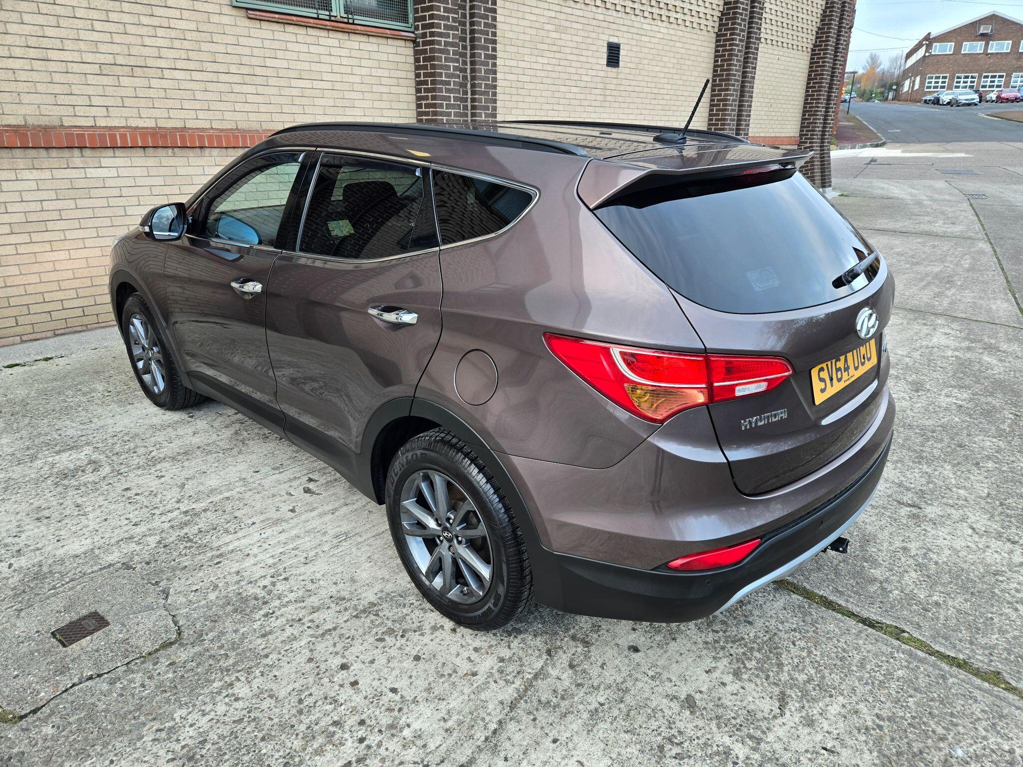 2014 Hyundai Santa Fe image 8