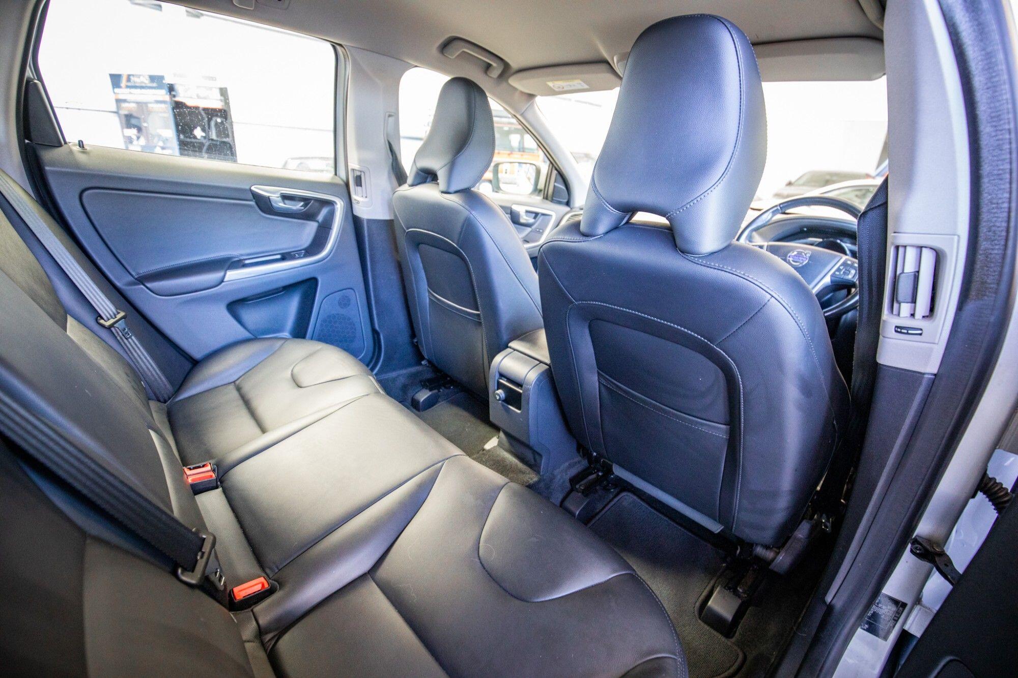 Volvo XC60 view 13