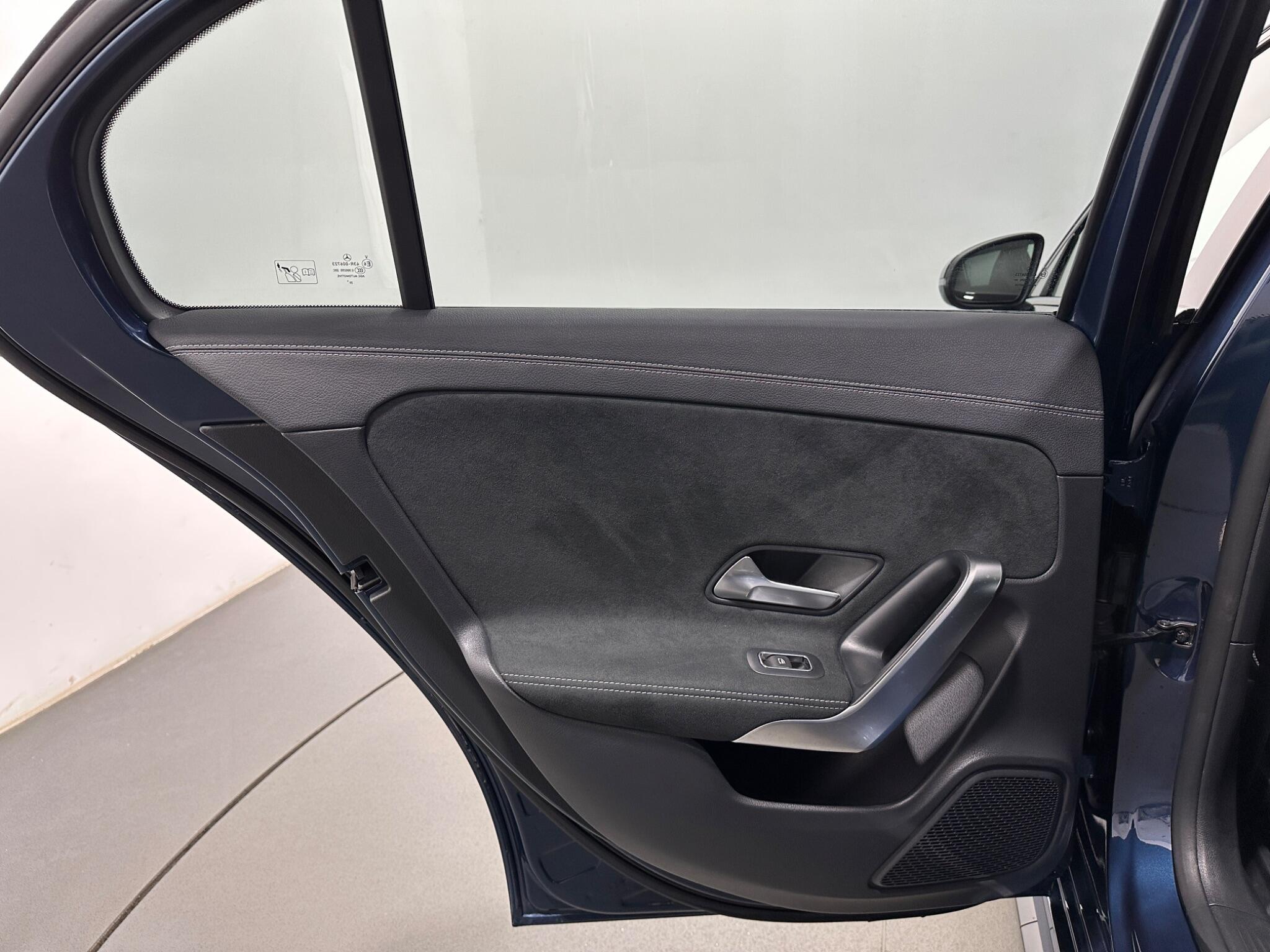 Mercedes-Benz A-Class view 42