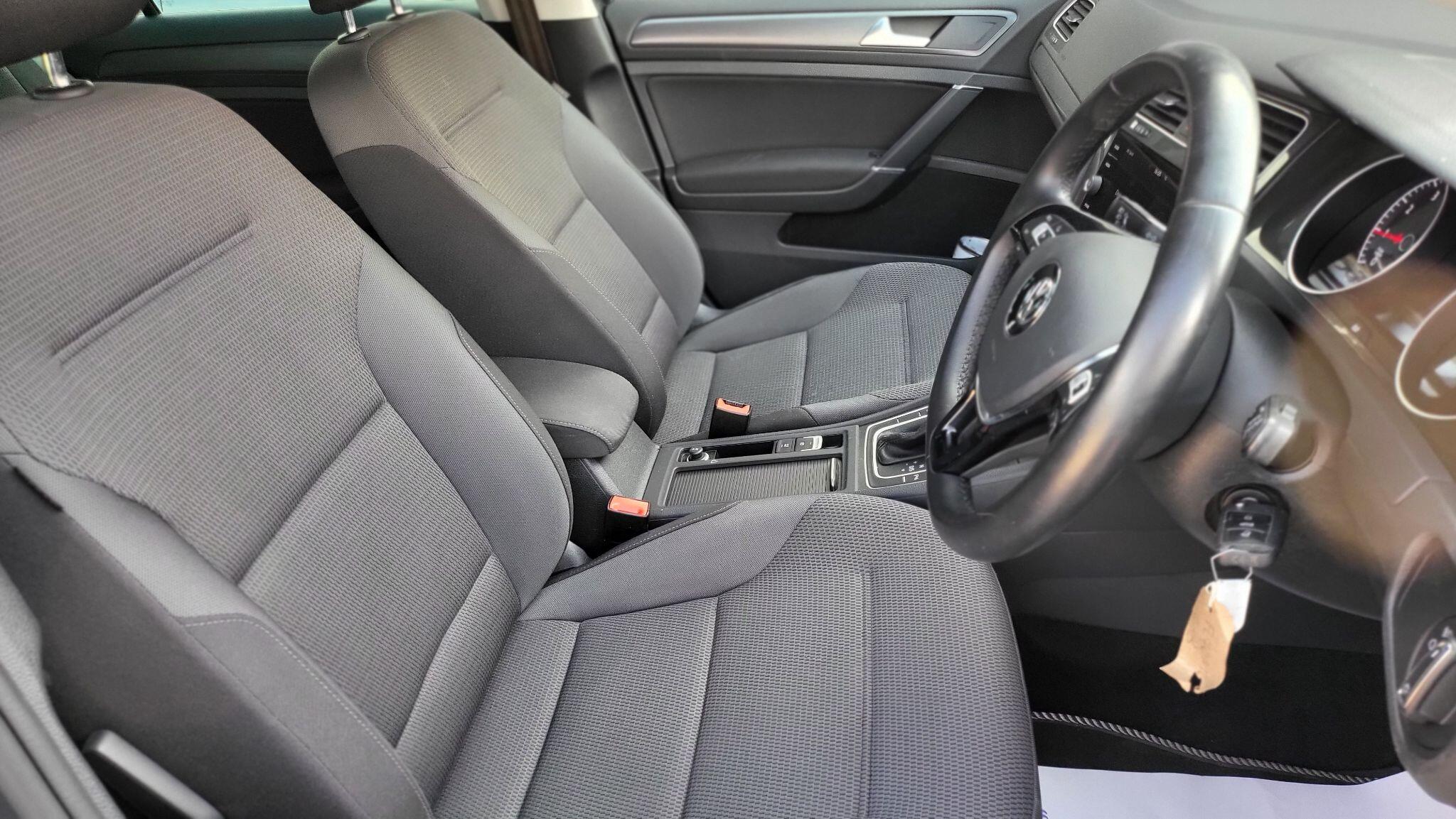 Volkswagen Golf view 16
