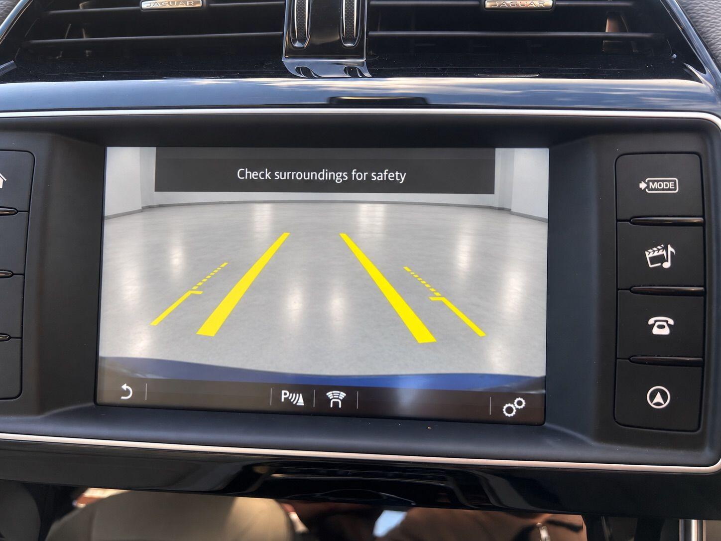 Jaguar Xe view 18