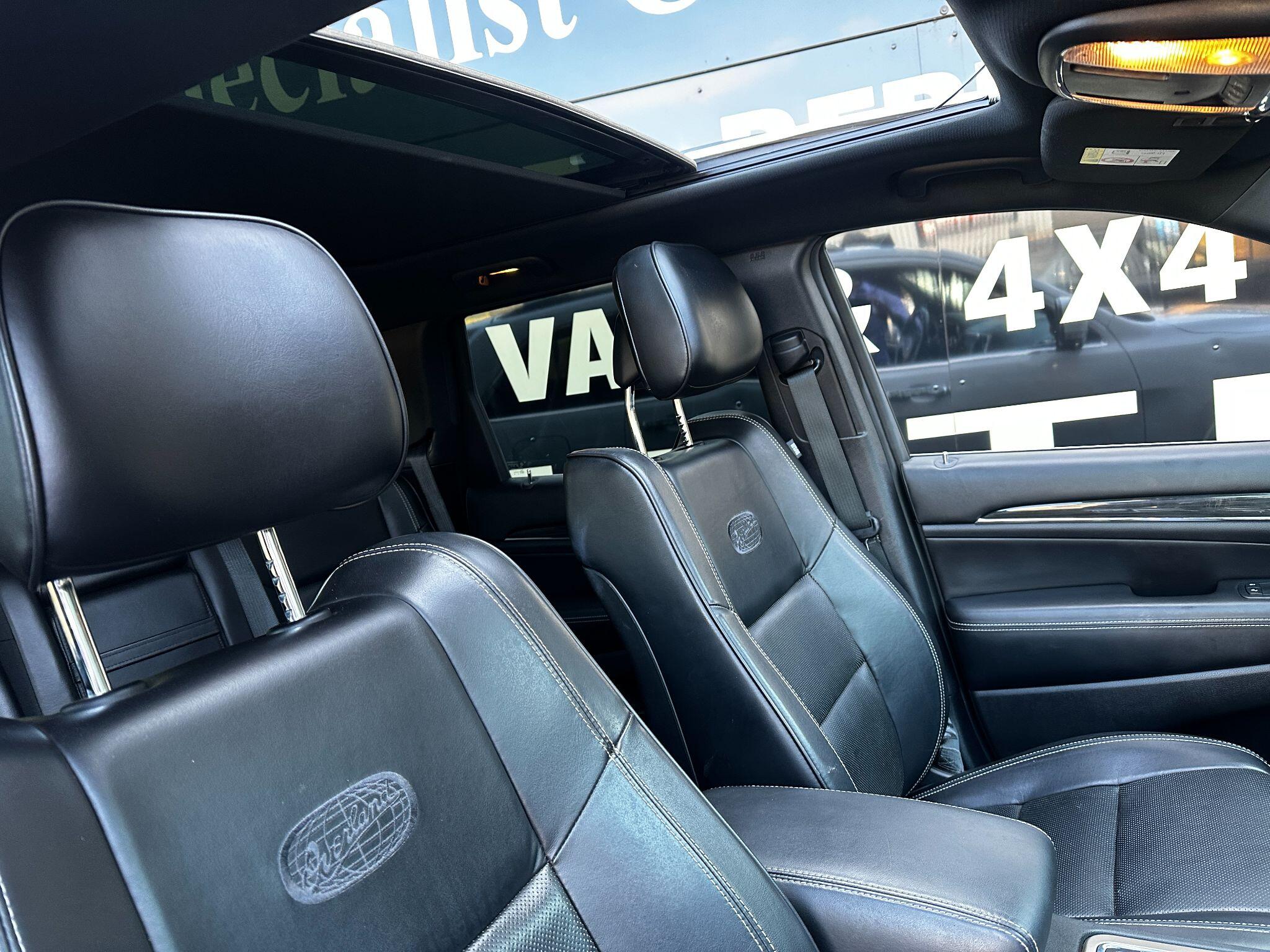 Jeep Grand Cherokee view 3