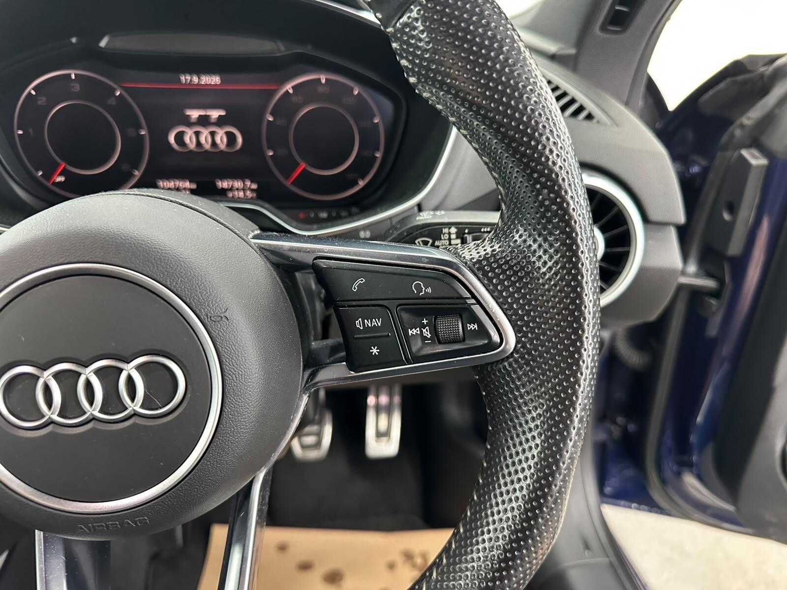 Audi TT view 33