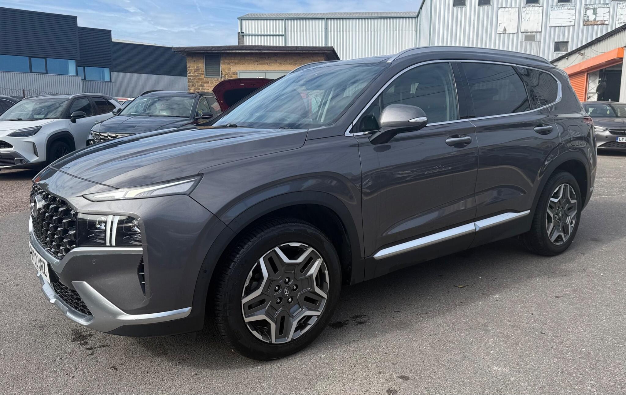 Hyundai Santa Fe view 3