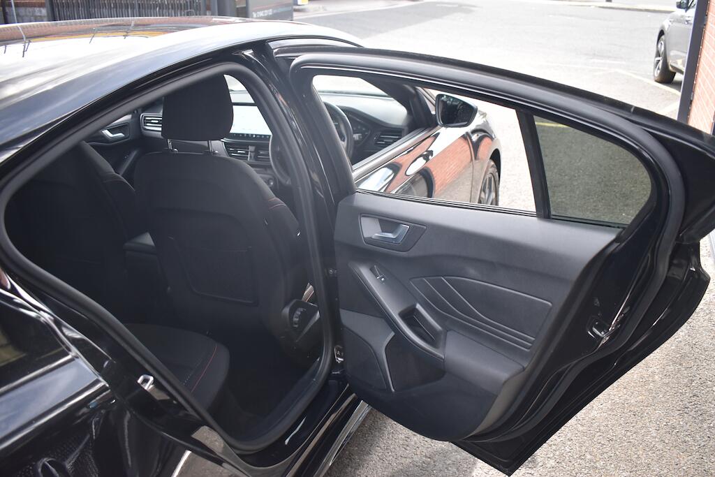 Ford Focus view 27