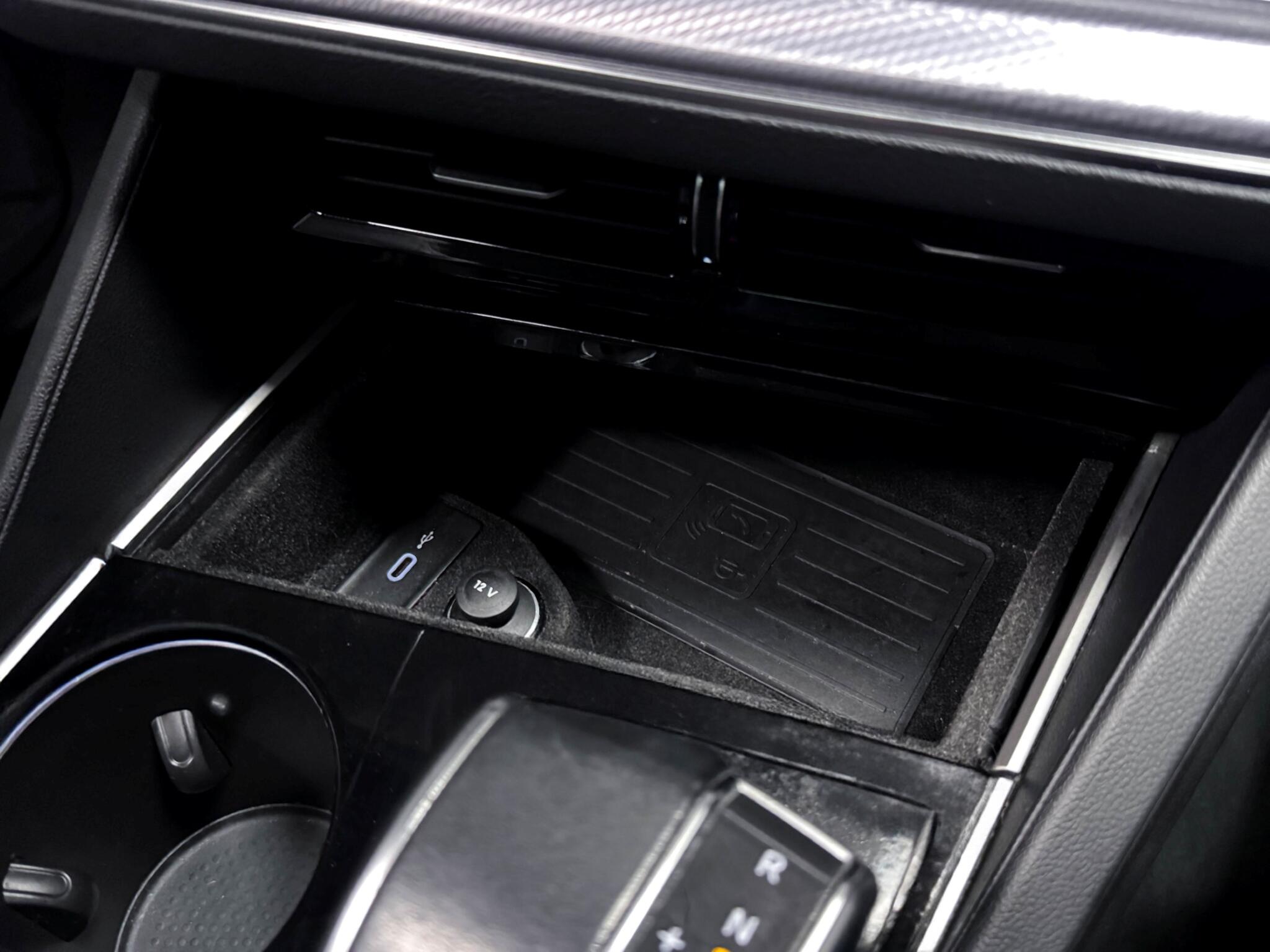 Volkswagen Touareg view 35