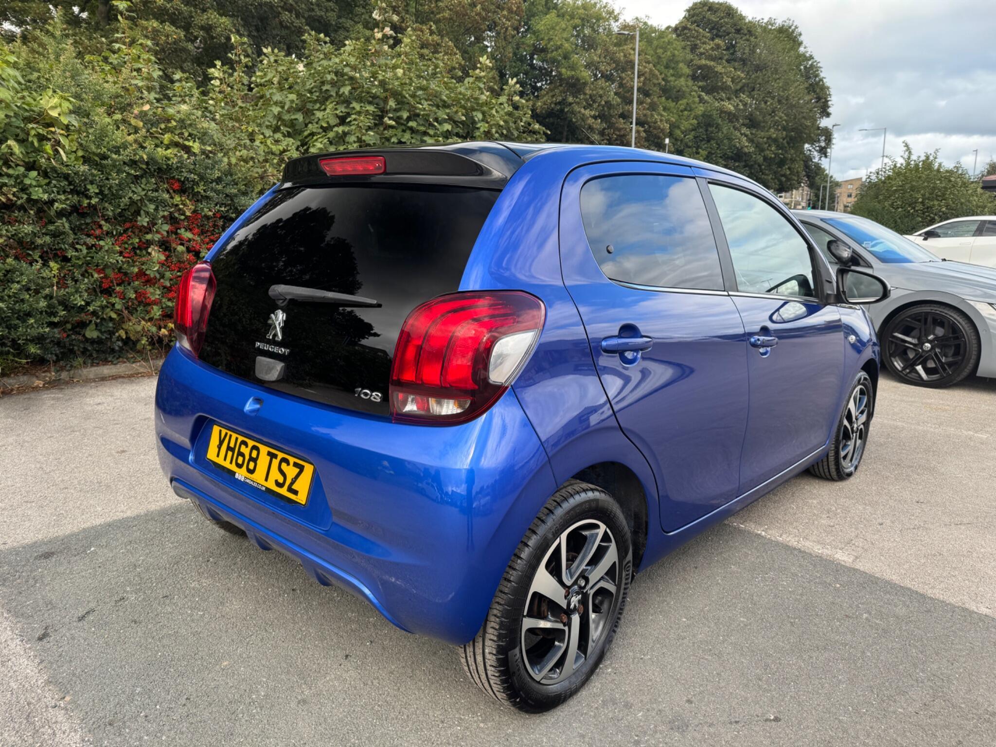 Peugeot 108 view 9