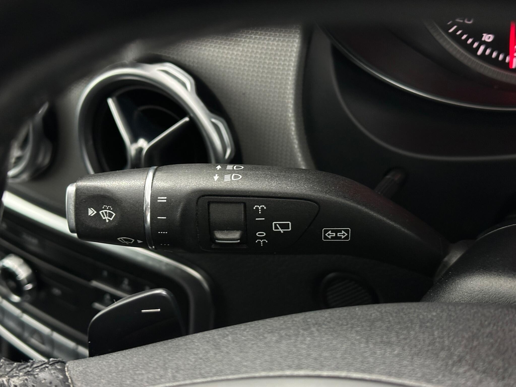 Mercedes-Benz Gla view 14
