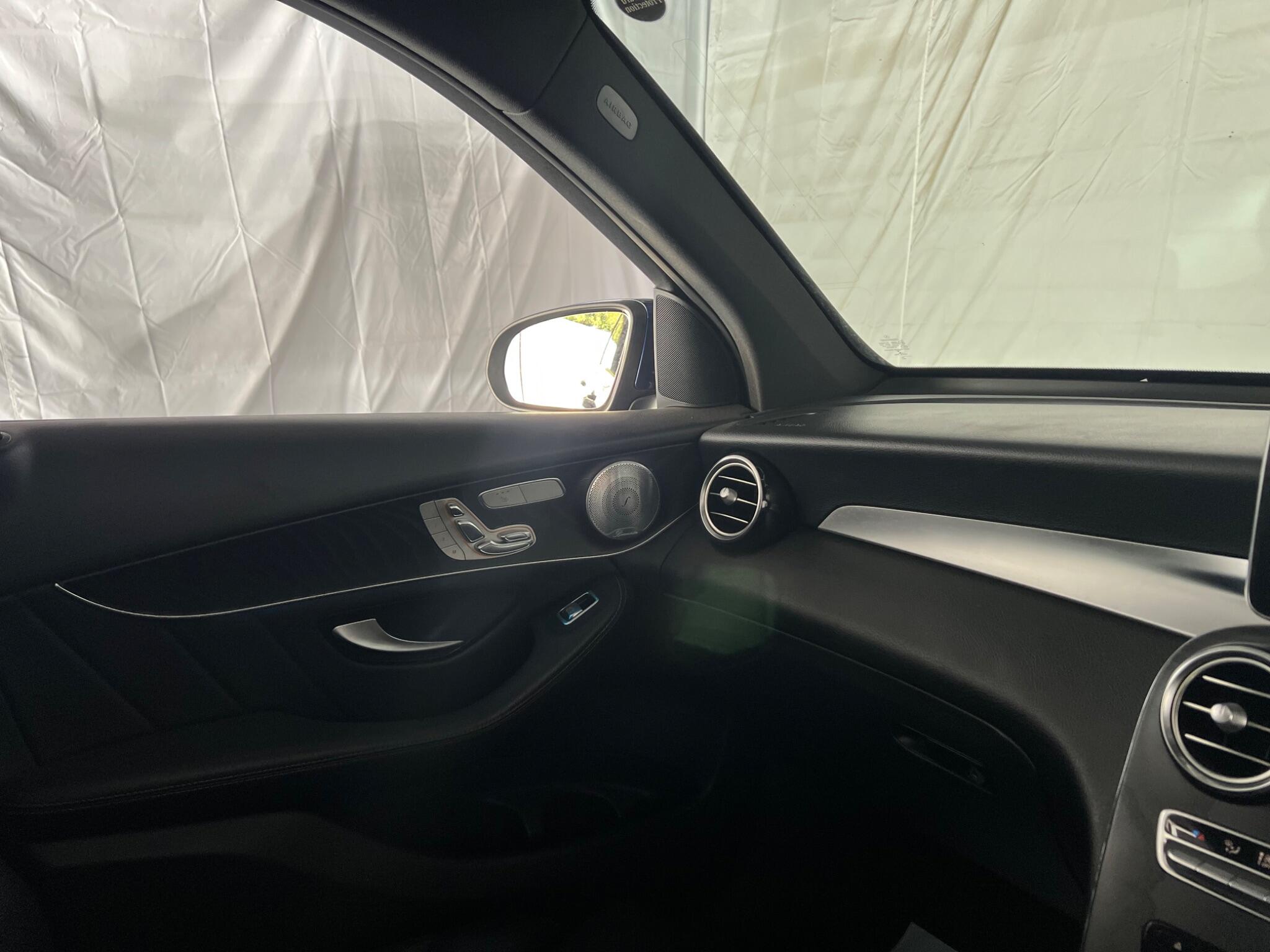 Mercedes-Benz GLC view 22