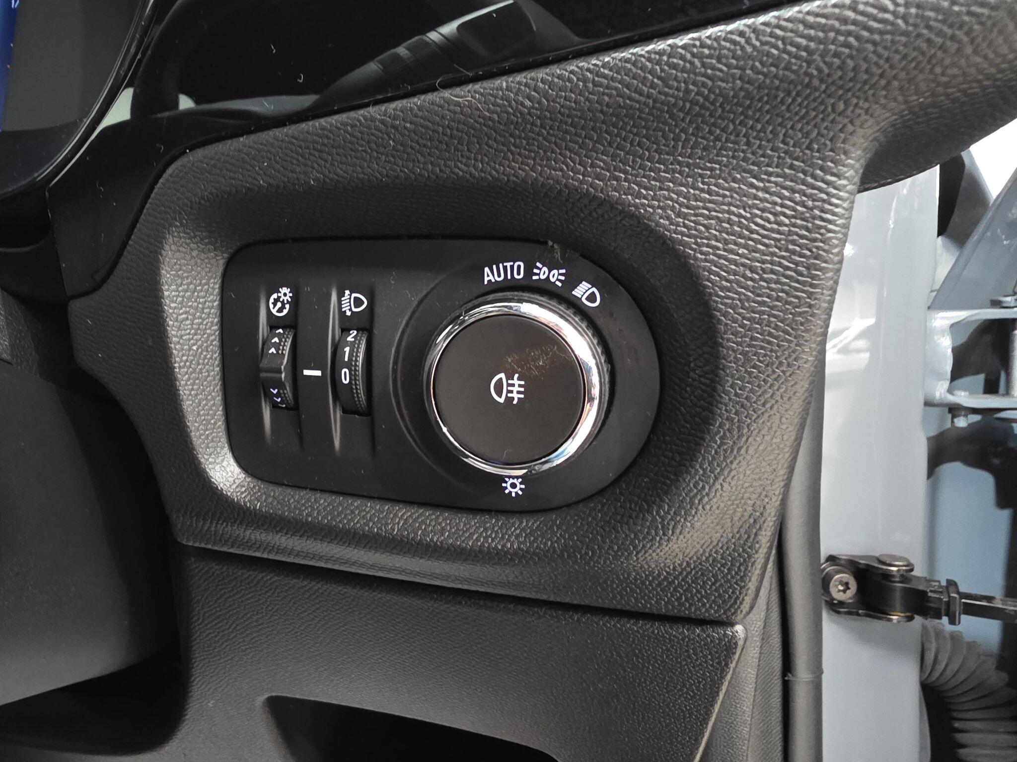 Vauxhall Corsa view 15