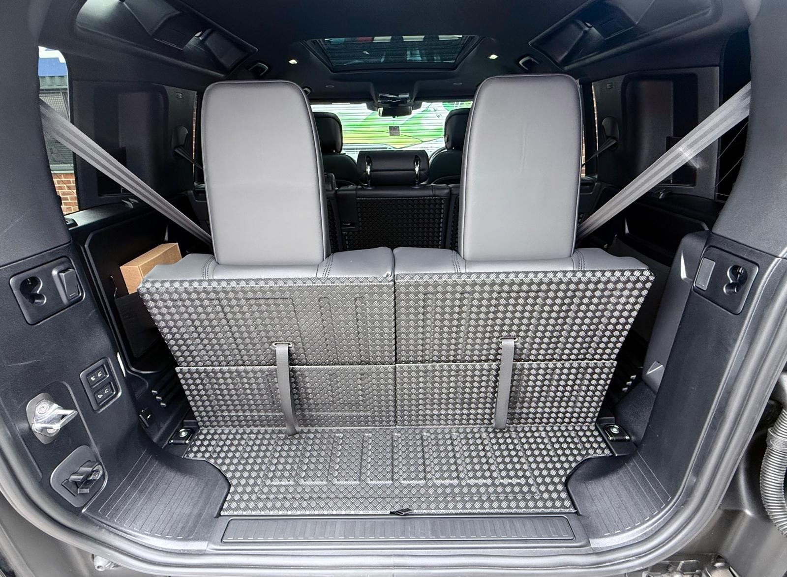 Land Rover Defender view 39