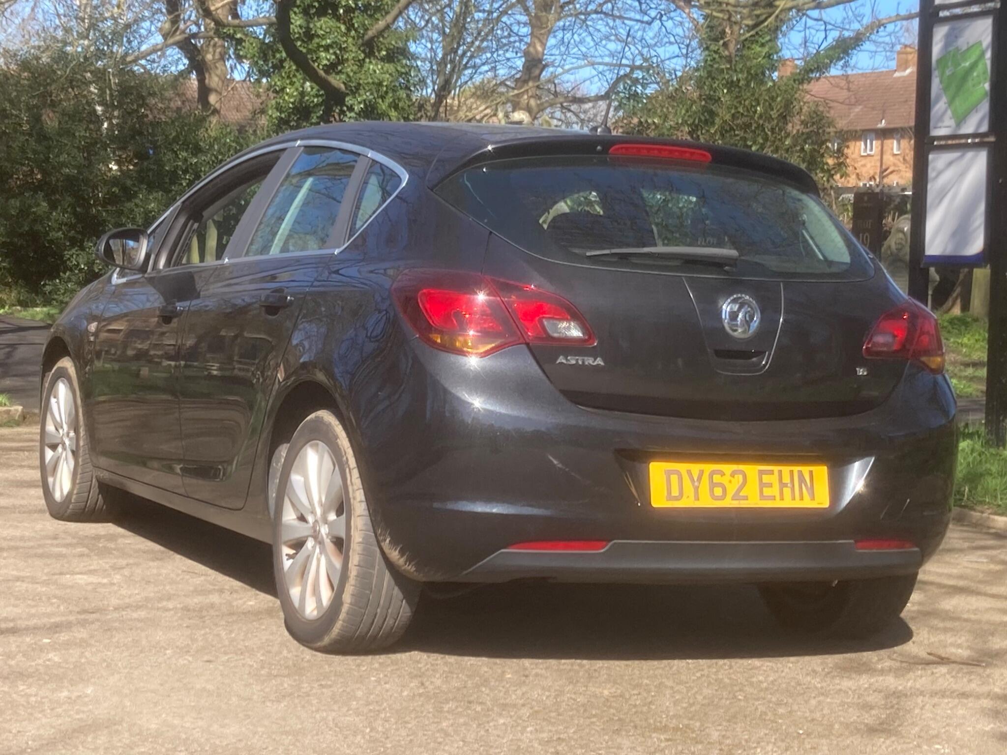 Vauxhall Astra view 5