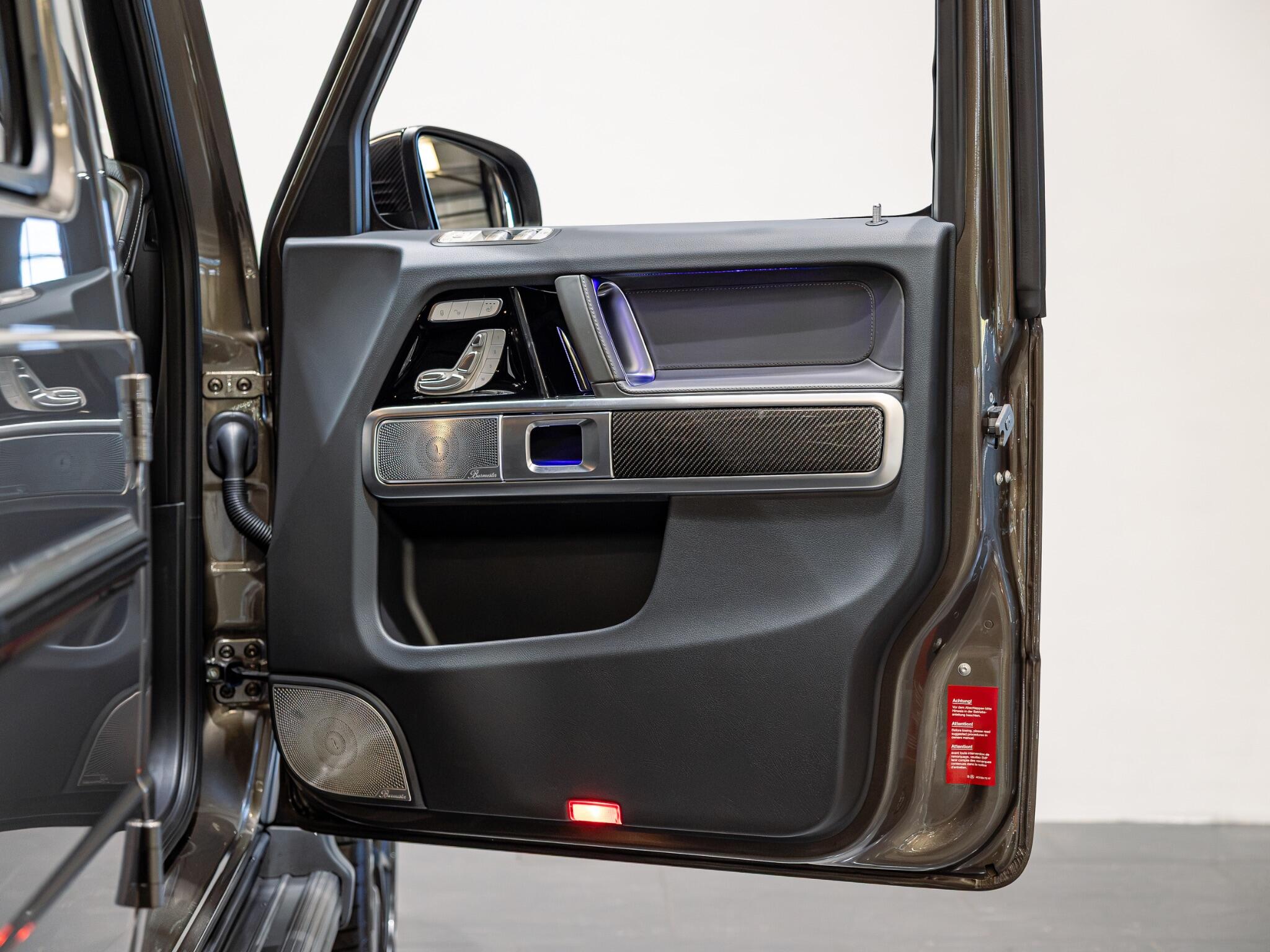 Mercedes-Benz G-Class view 32