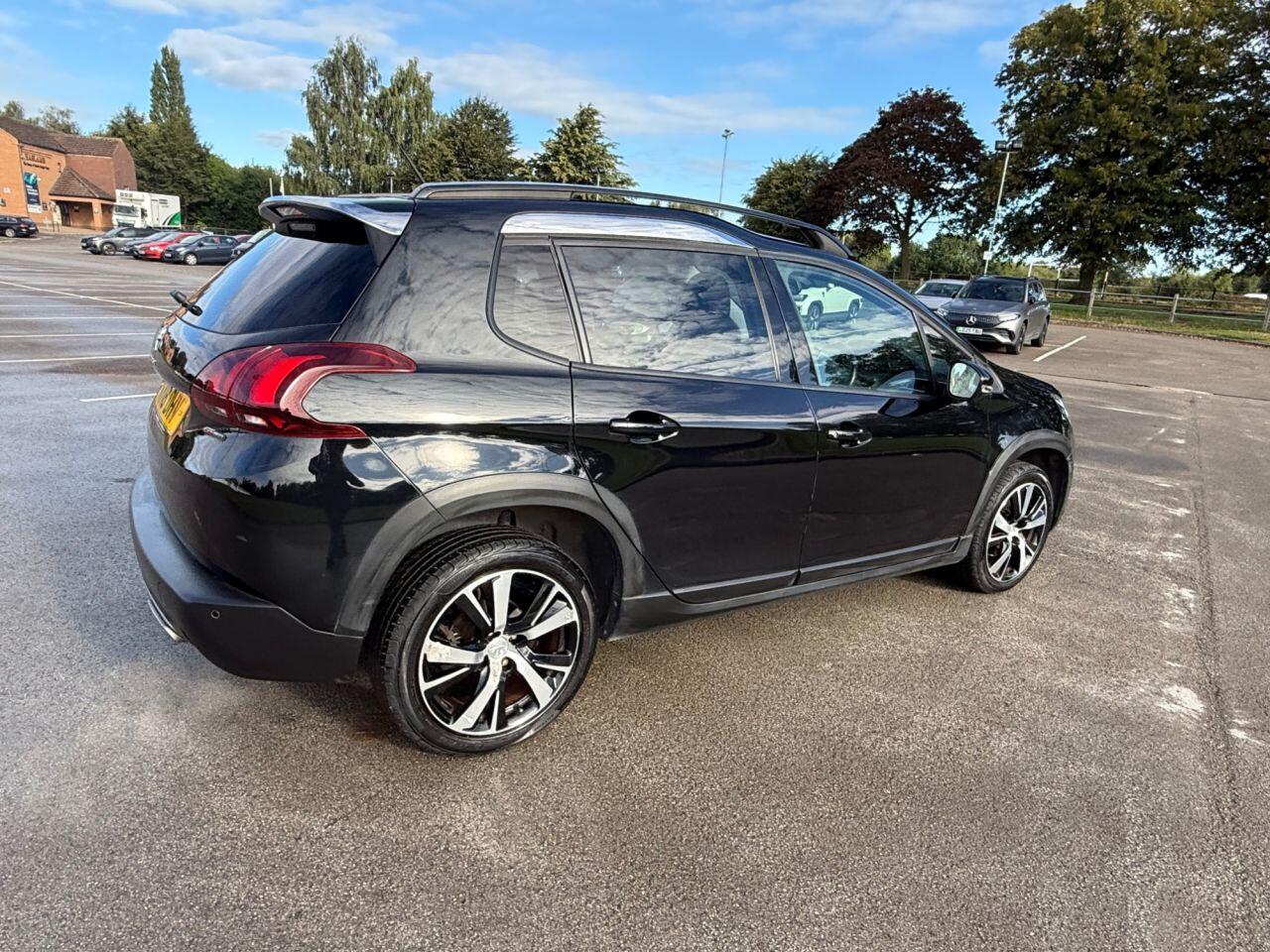Peugeot 2008 view 6