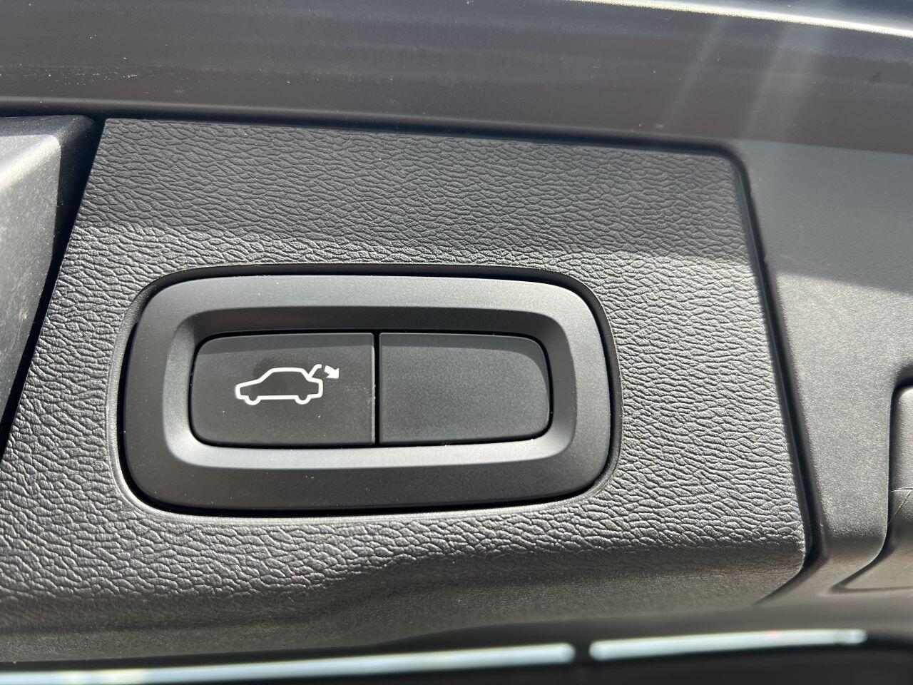Volvo XC60 view 10