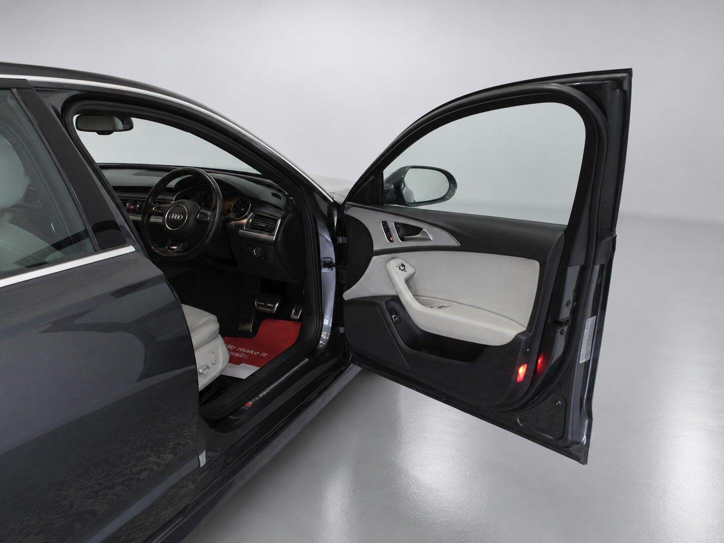 Audi A6 view 25