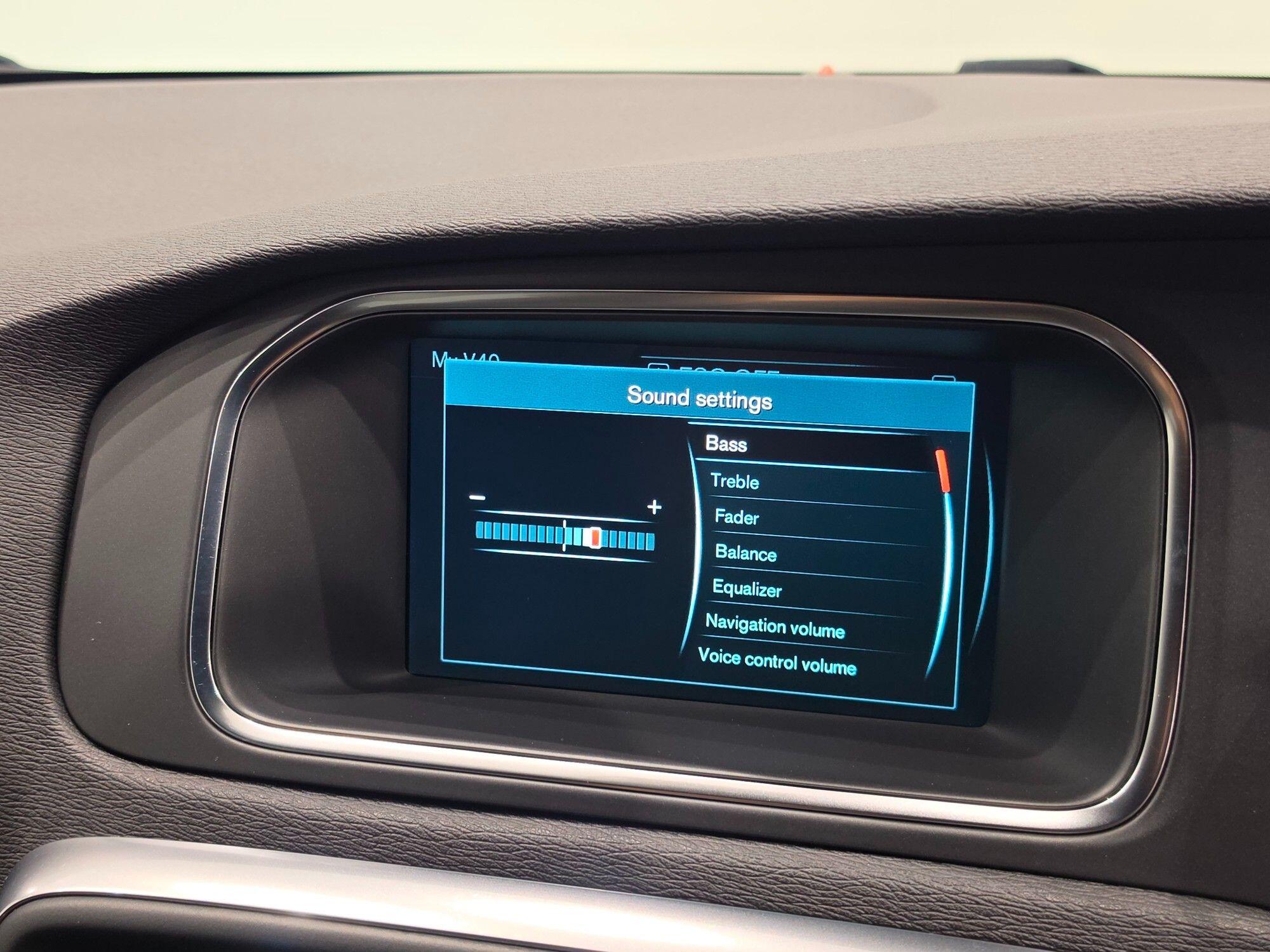 Volvo V40 view 85