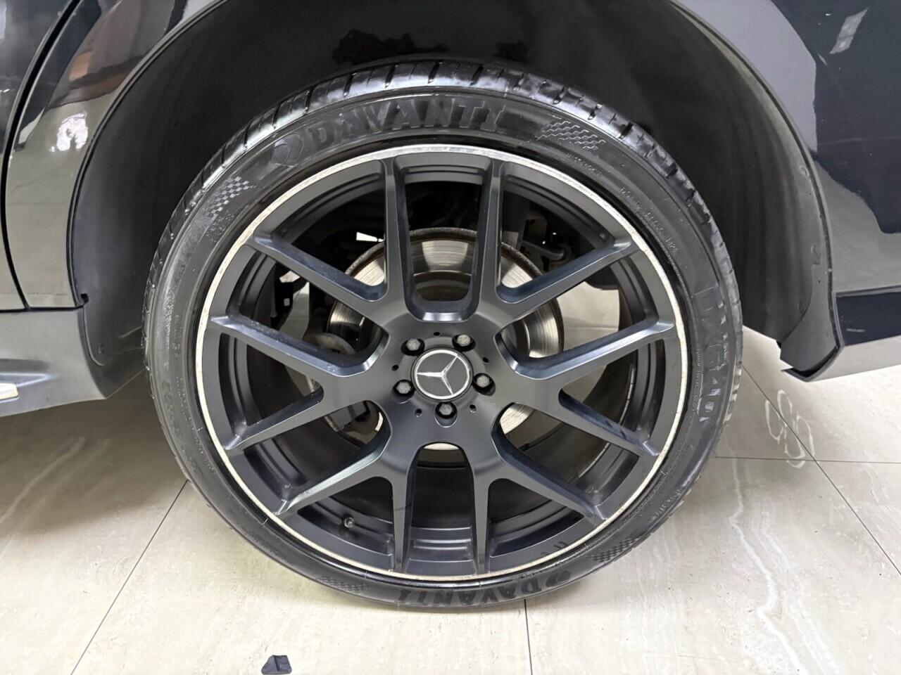 Mercedes-Benz Gle view 12