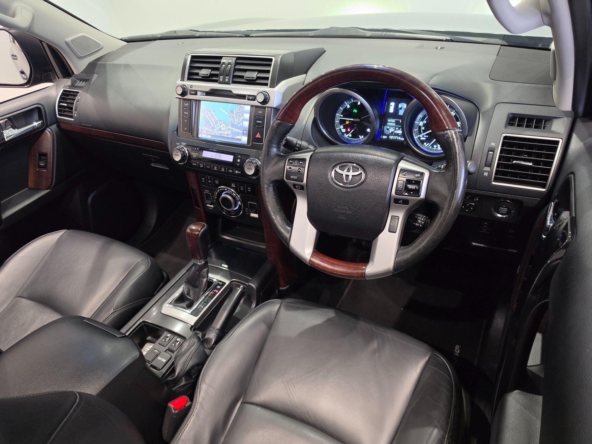 Toyota Land Cruiser view 37