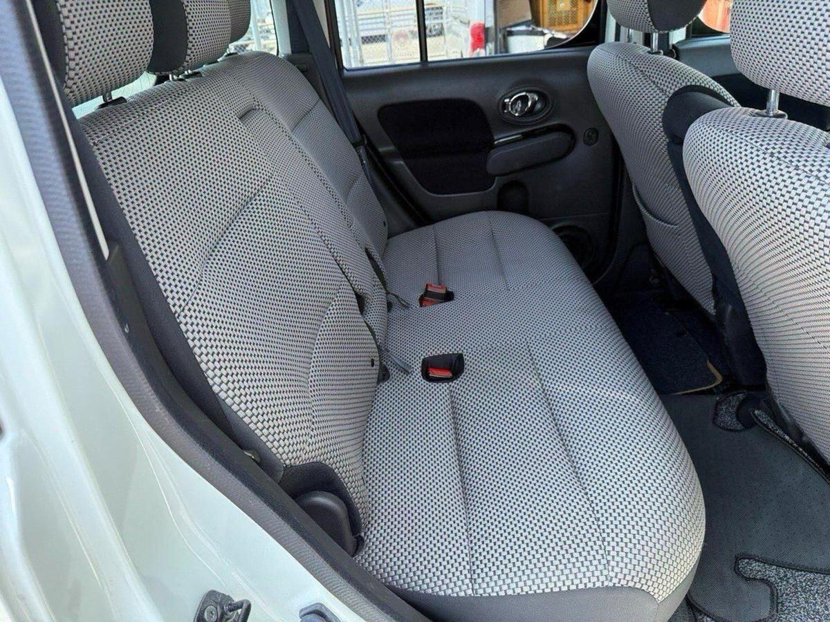 Nissan Cube view 16